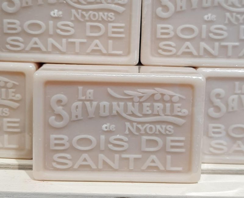Savon parfumé au Bois de Santal