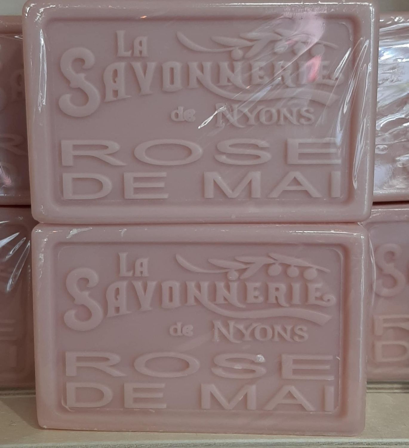 Savon parfumé à la Rose de Mai Savon parfumé à la Rose de Mai