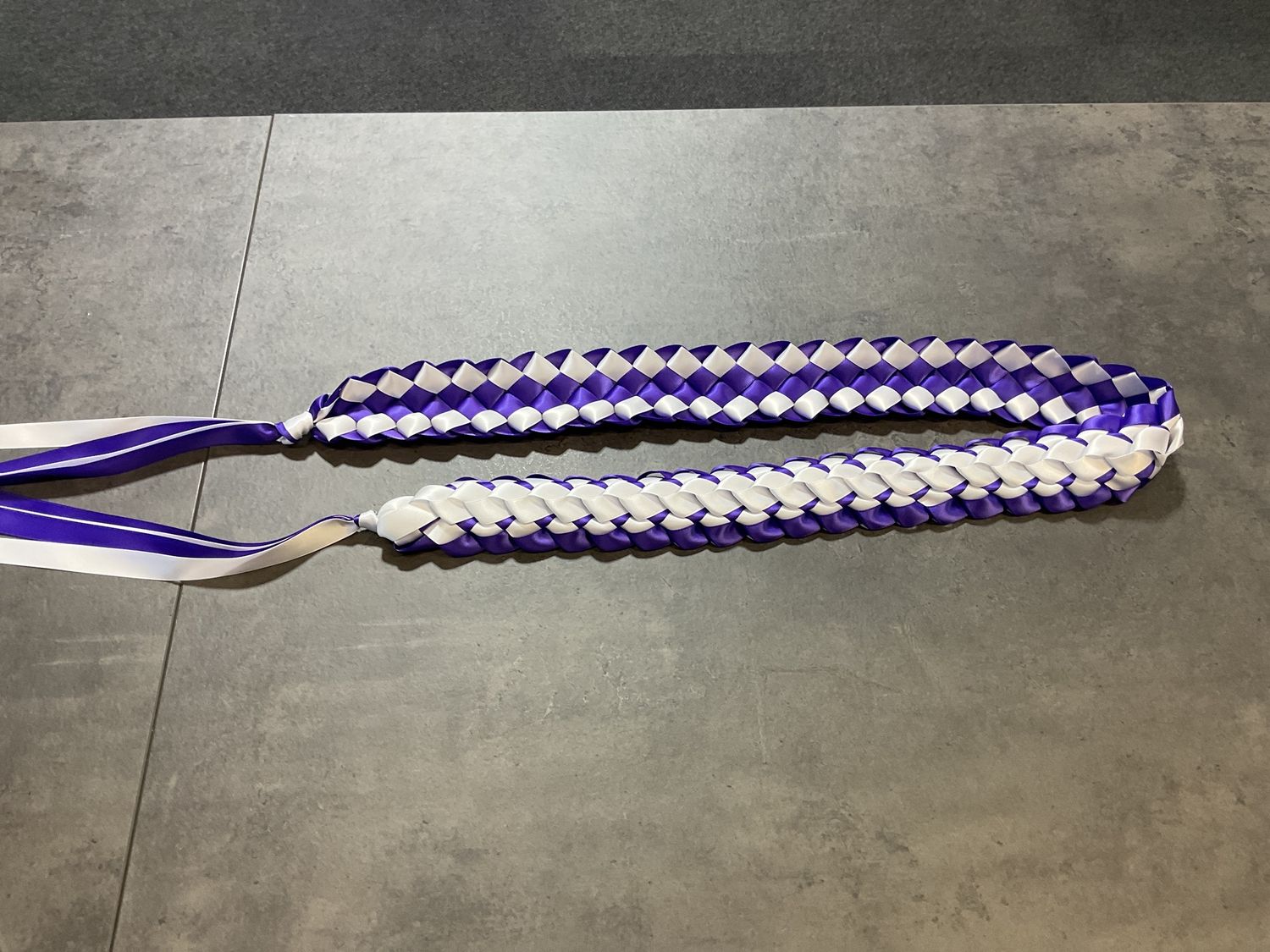 Long Graduation Lei, Colour: Purple/White