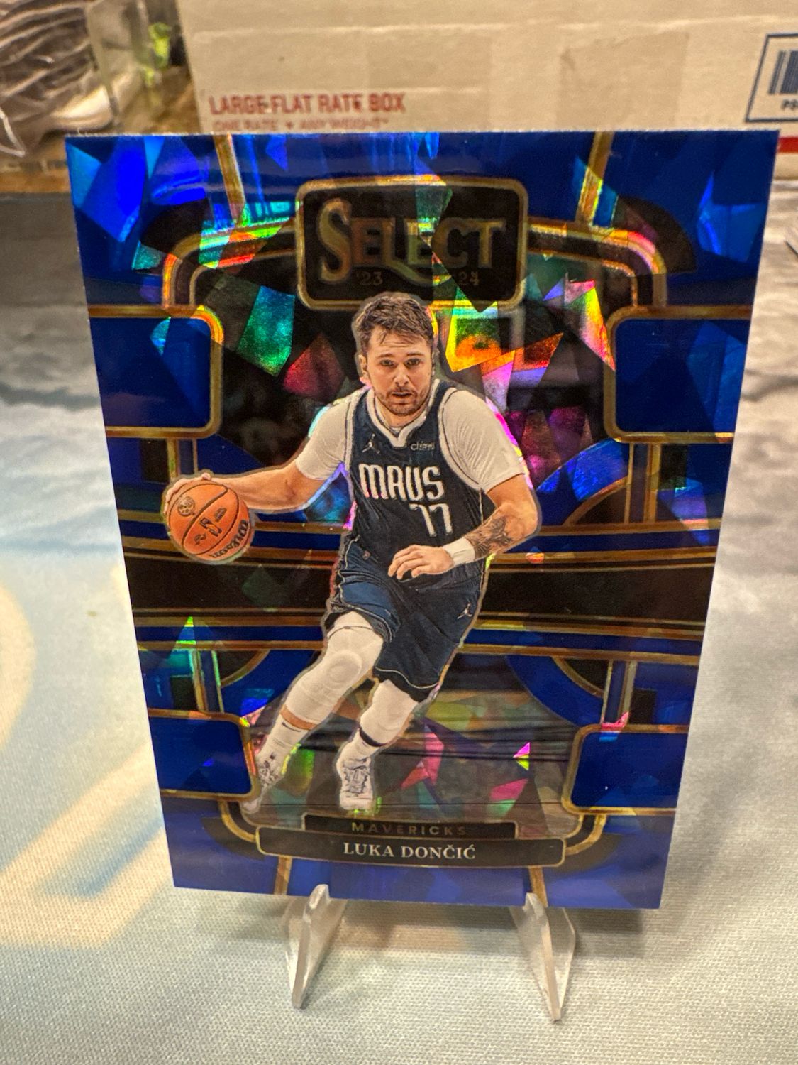 23-24 Select Basketball Luka Doncic Cracked Ice Prizm Dallas Mavericks
