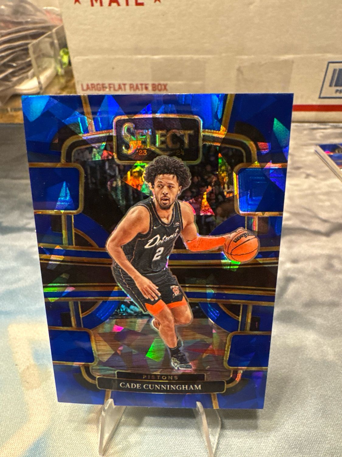 23-24 Select Basketball Cade Cunningham Cracked Ice Prizm Detroit Pistons