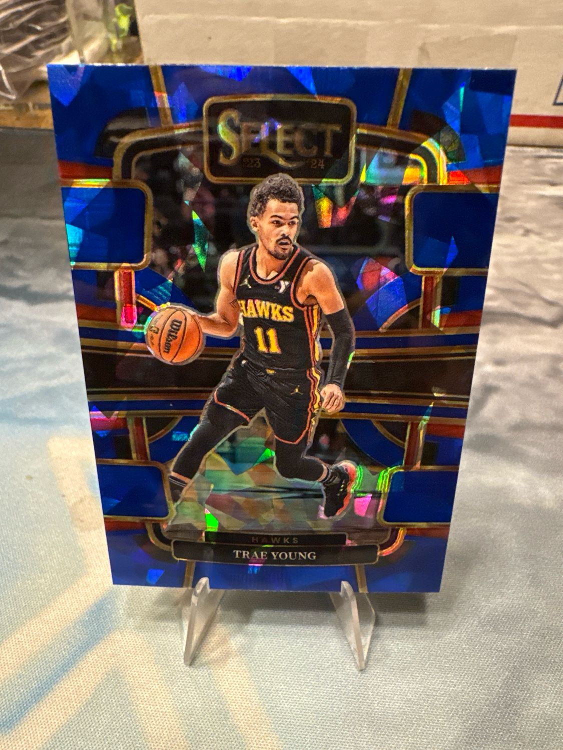 23-24 Select Basketball Trae Young Cracked Ice Prizm Atlanta Hawks