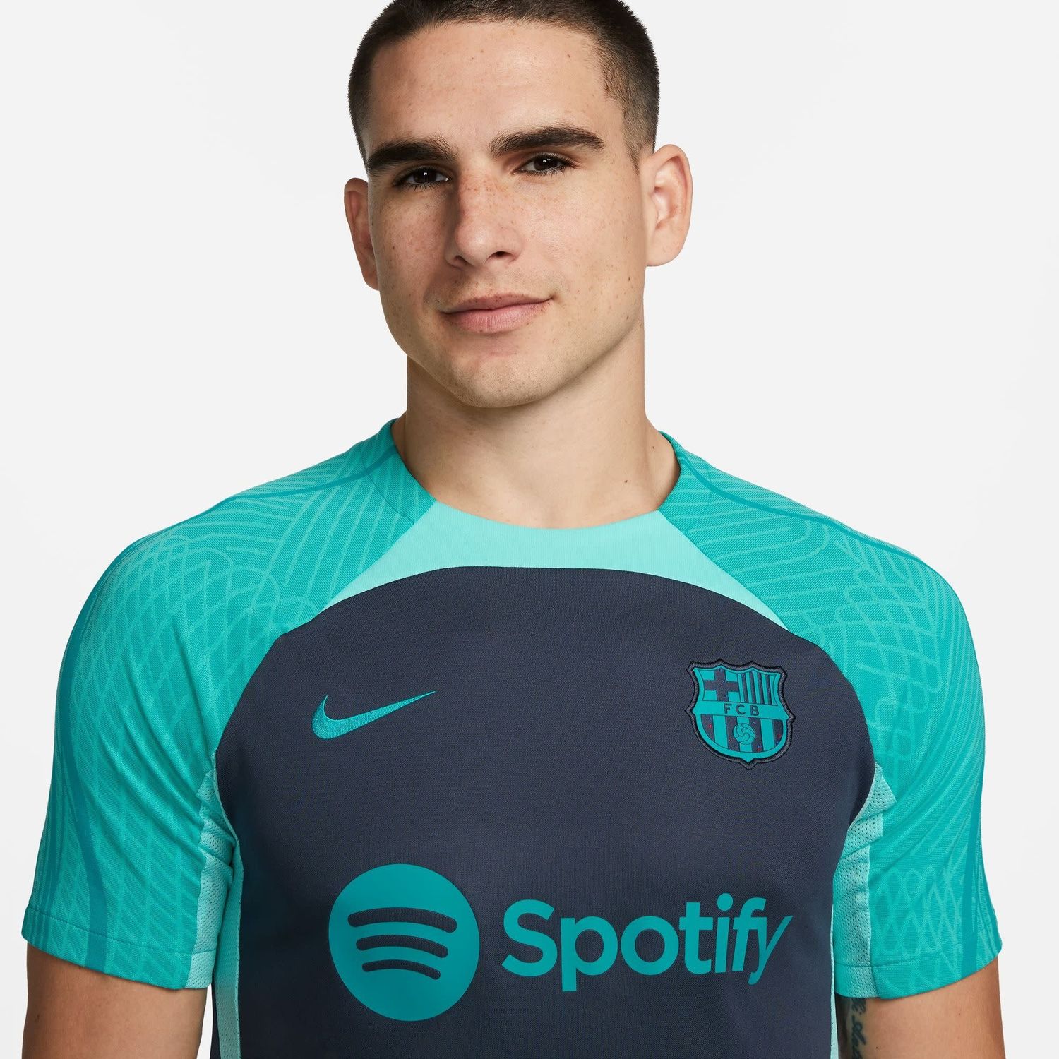 FC BARCELONA 23/24 STRIKE TRAINING JERSEY (NAVY/TEAL)