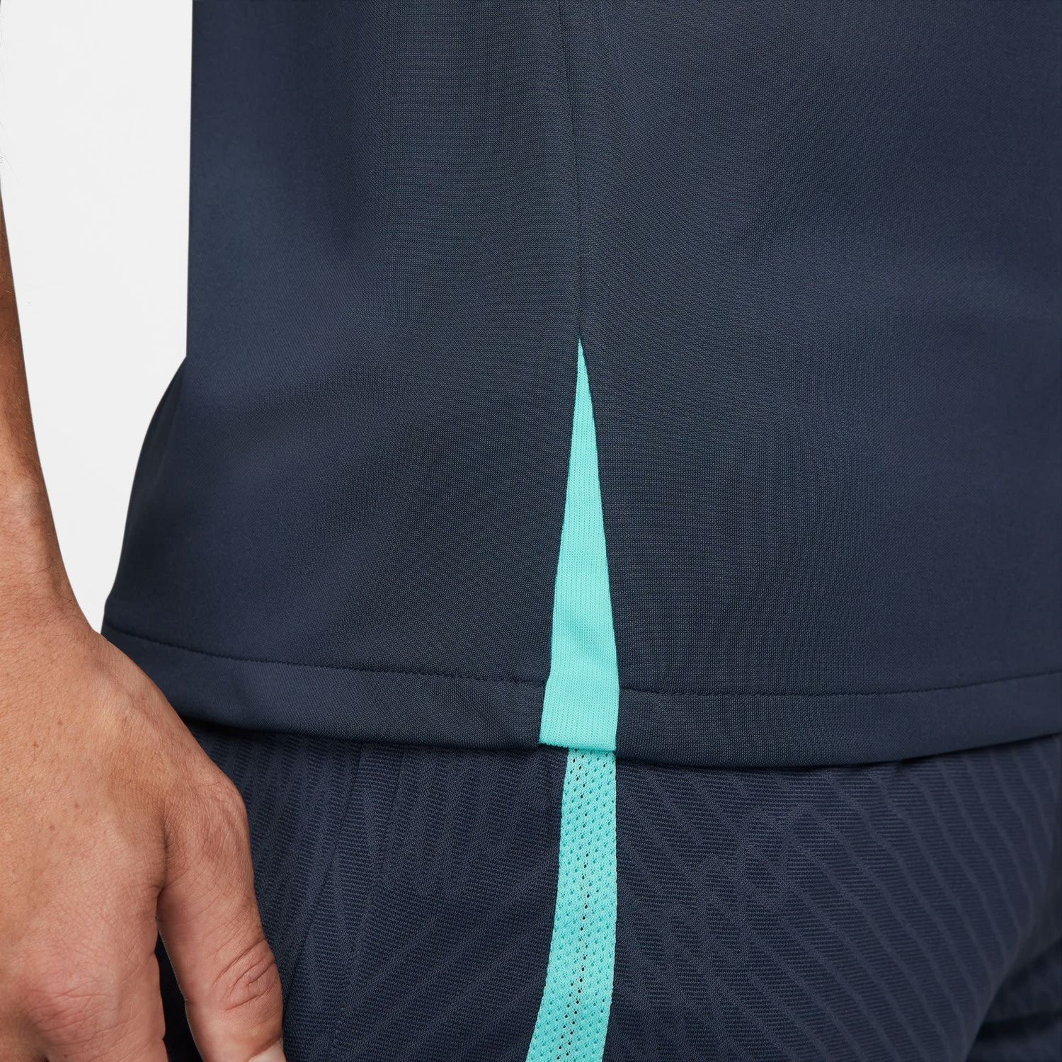 FC BARCELONA 23/24 STRIKE TRAINING JERSEY (NAVY/TEAL)