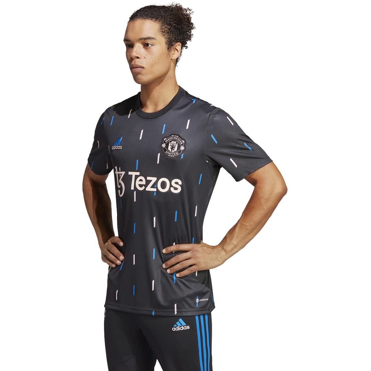 MANCHESTER UNITED 22/23 PREMATCH JERSEY (BLACK/PINK)