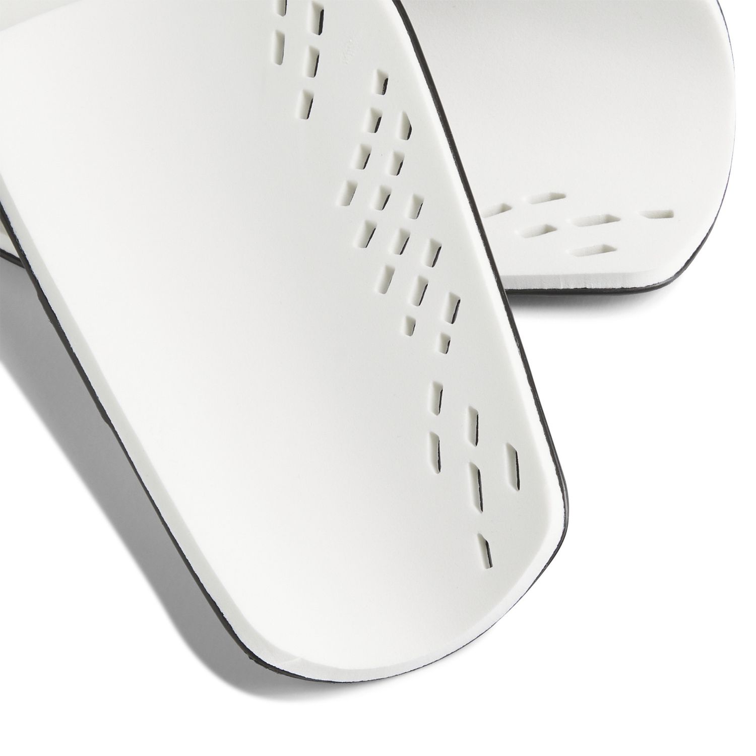 TIRO CLUB GUARD (BLACK/GOLD) 