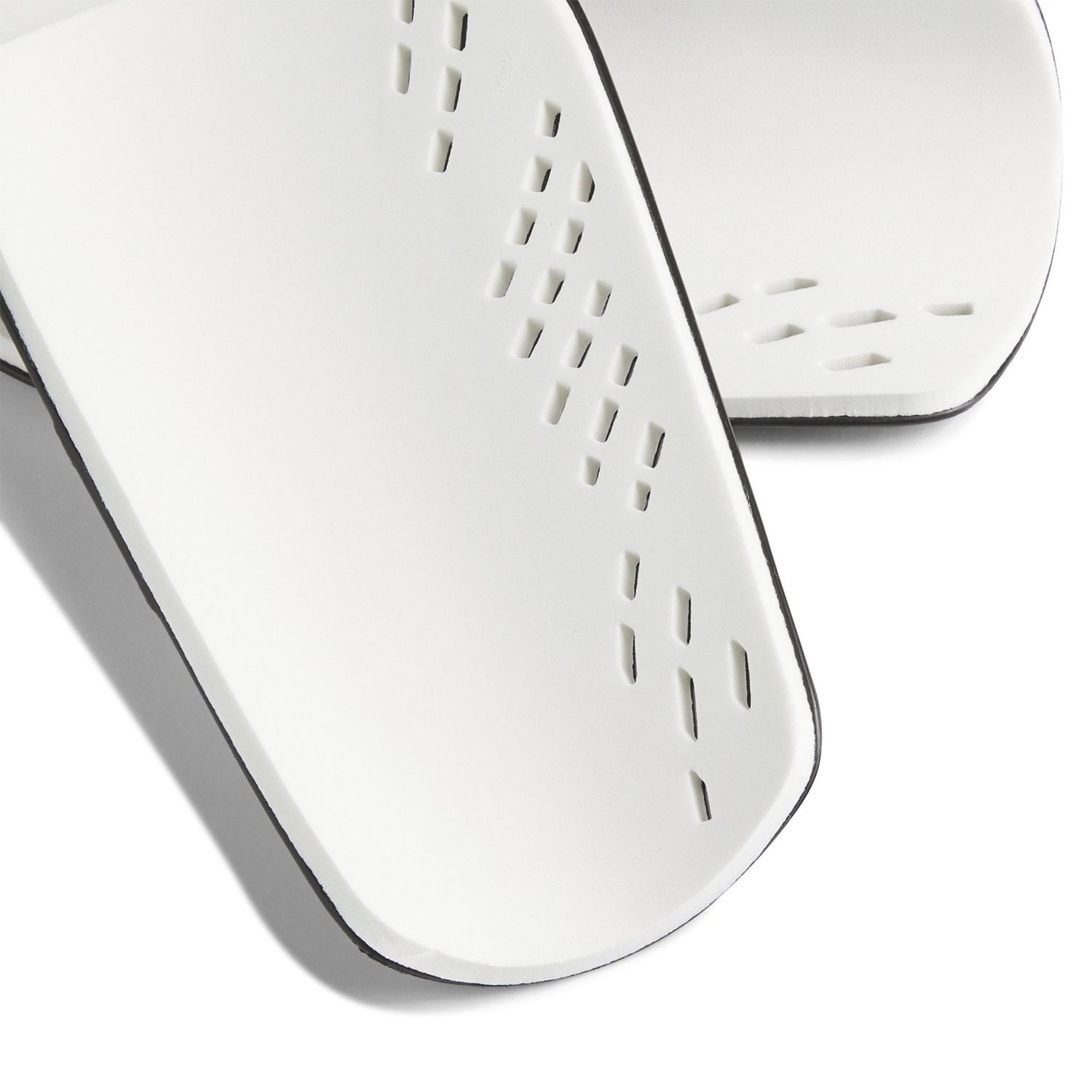 TIRO CLUB GUARD (BLACK/GOLD) 