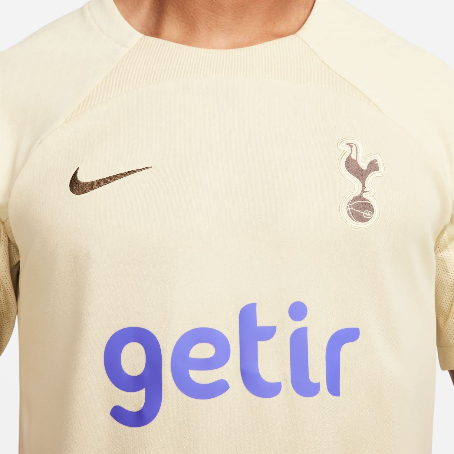 TOTTENHAM 23/24 STRIKE TRAINING JERSEY (GOLD)