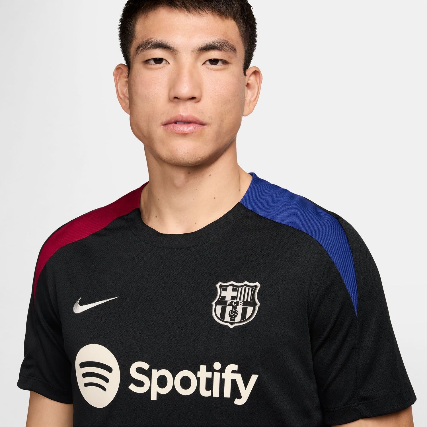 FC BARCELONA 24/25 STRIKE TRAINING JERSEY (BLACK)