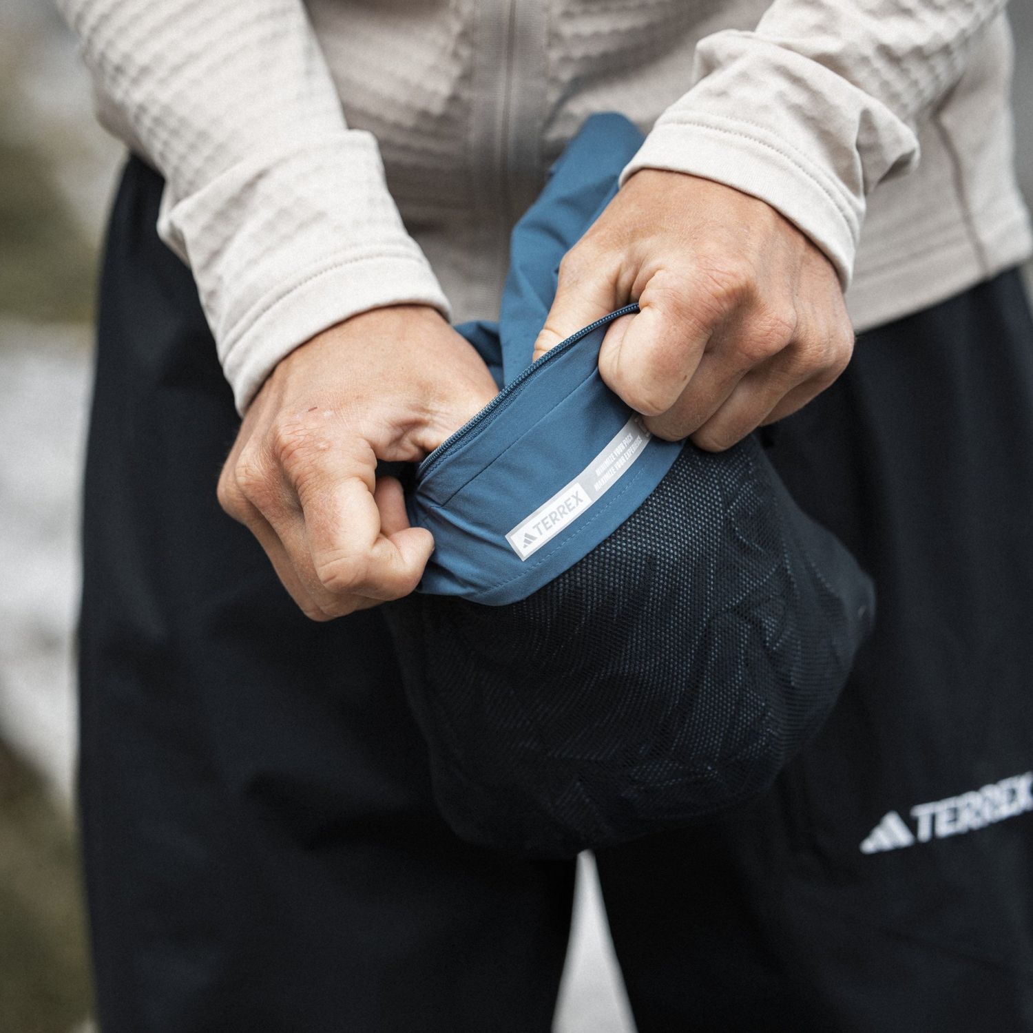 TERREX MULTI RAIN.RDY 2.5-LAYER RAIN JACKET (BLUE)