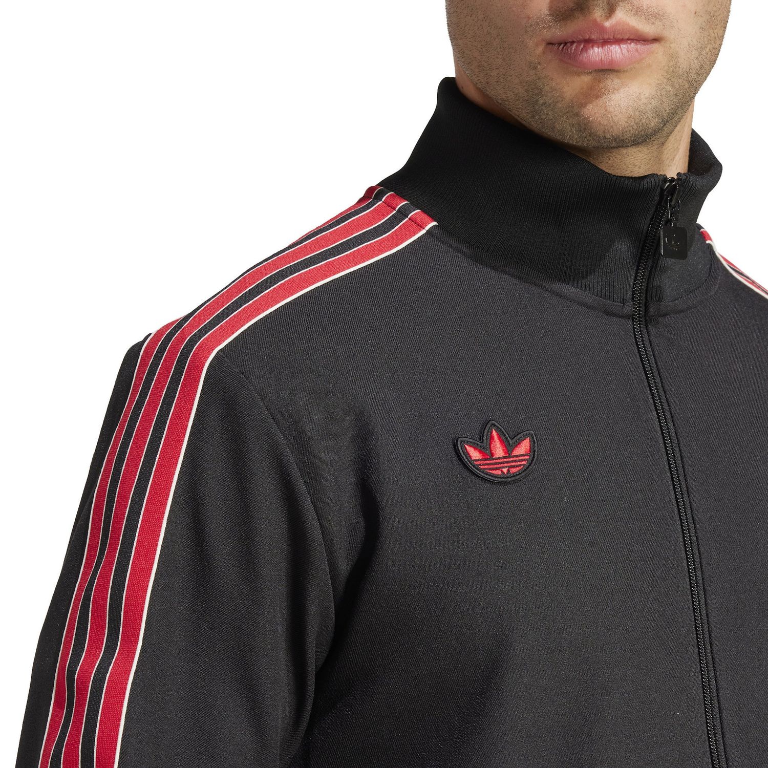 MANCHESTER UNITED 24/25 TERRACE ICONS TRACK TOP (BLACK/RED)