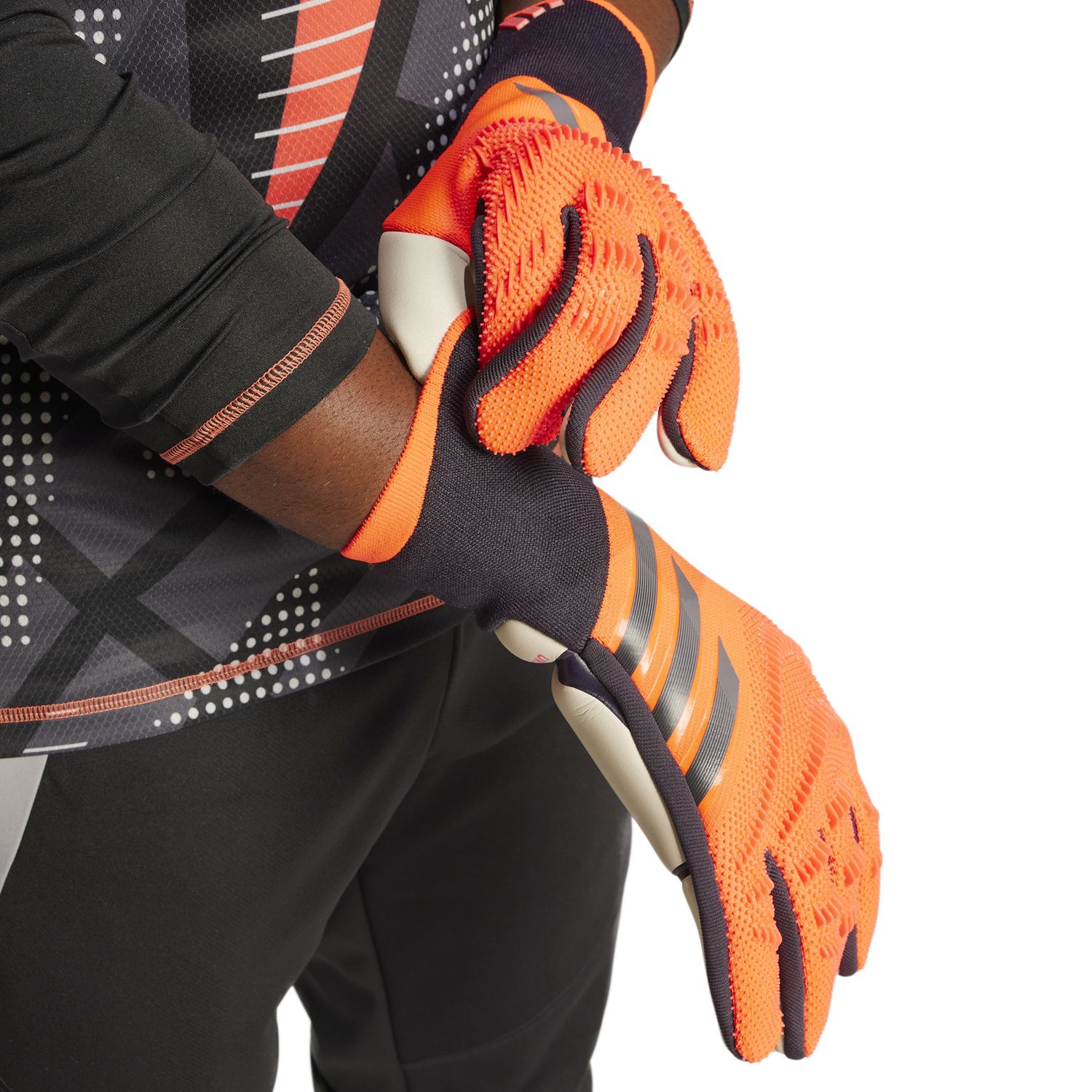 PREDATOR PRO GK GLOVES (RED/BLACK)