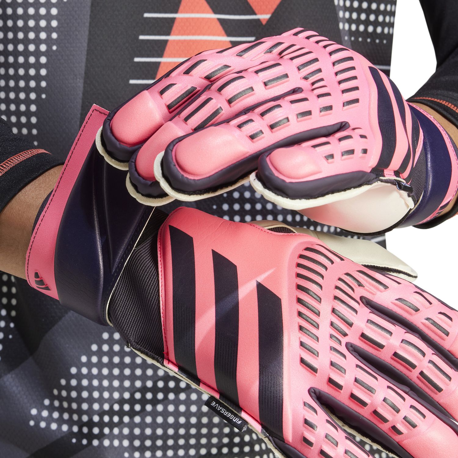PREDATOR MATCH FS GLOVES (PINK/BLACK)