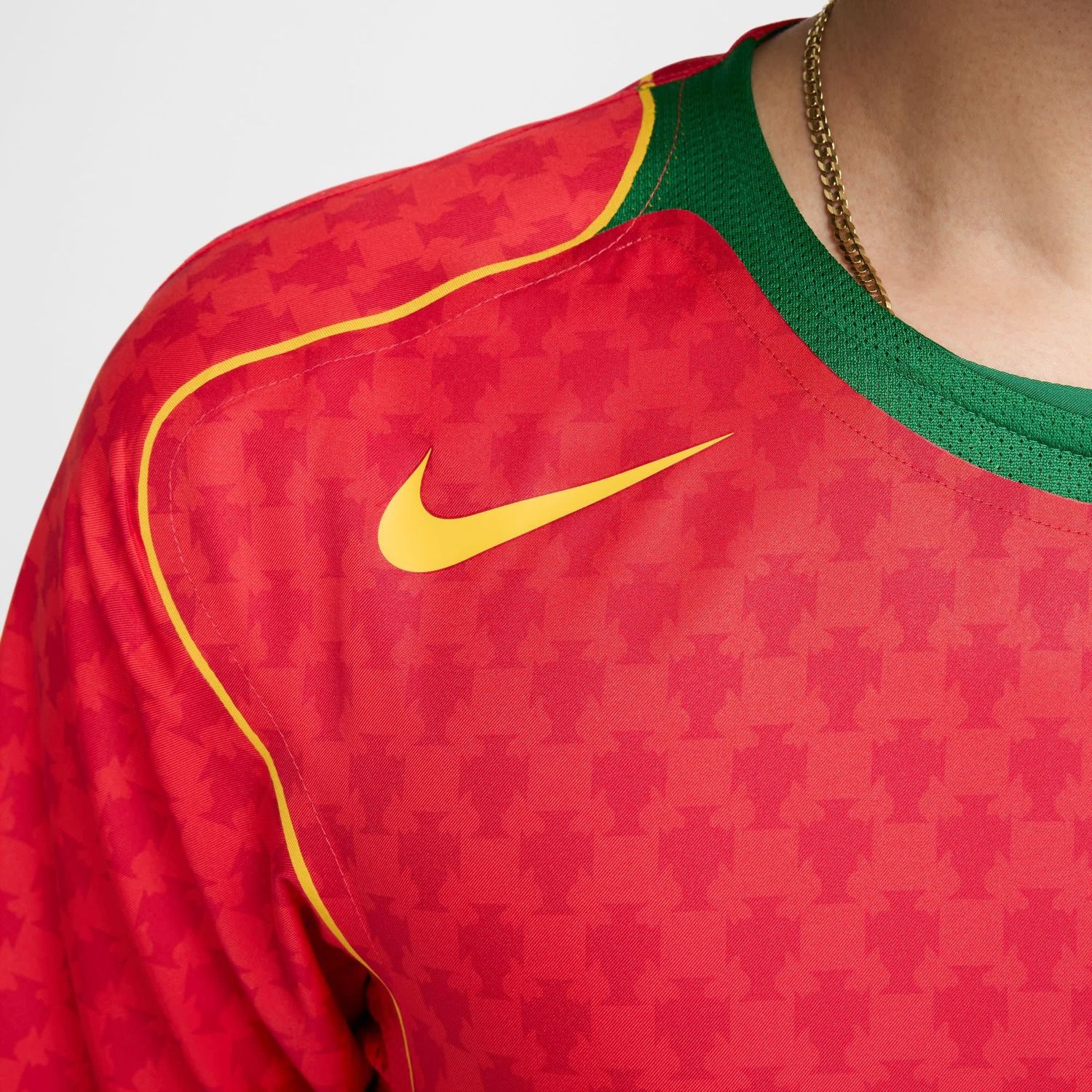 PORTUGAL REISSUE AUTHENTIC HOME JERSEY (RED)