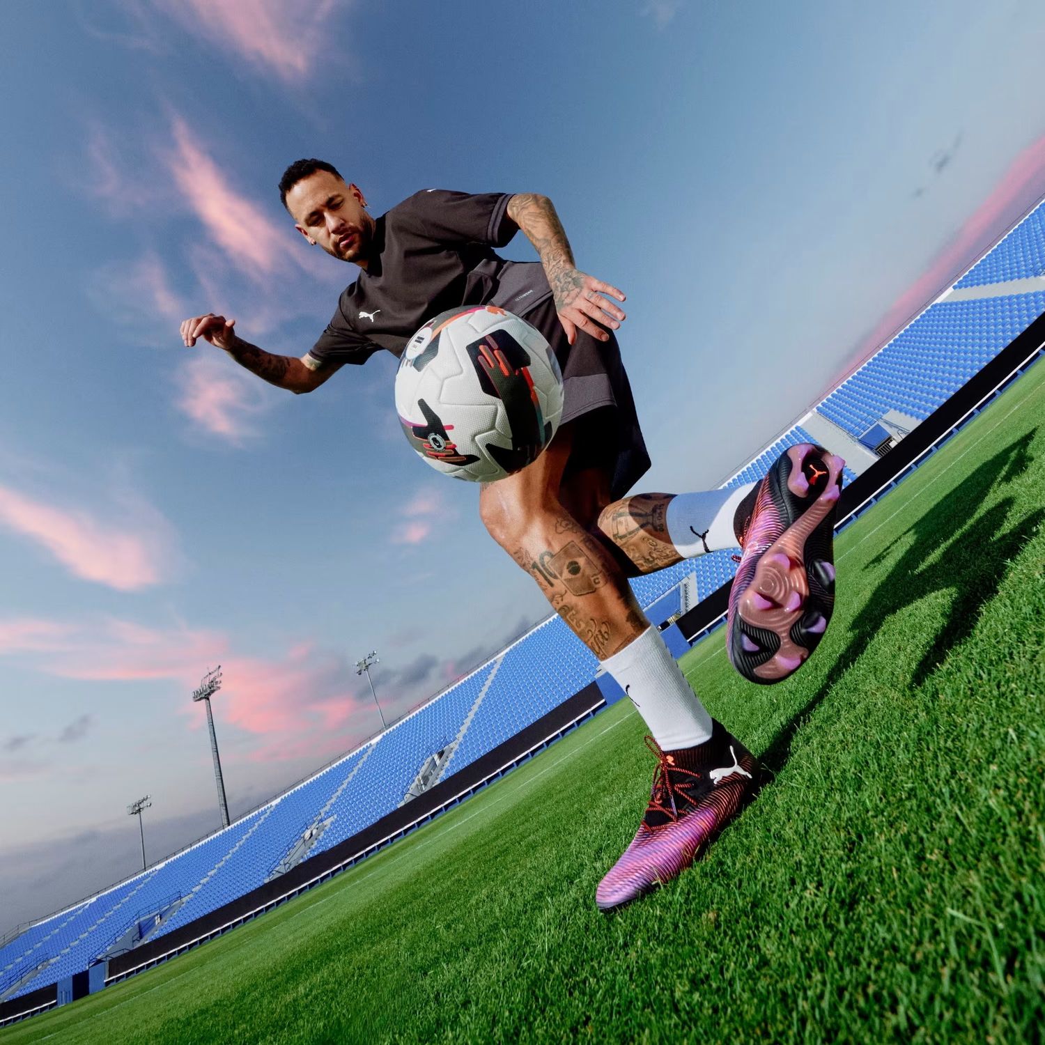 FUTURE 8 ULTIMATE FG (PURPLE/BLACK)