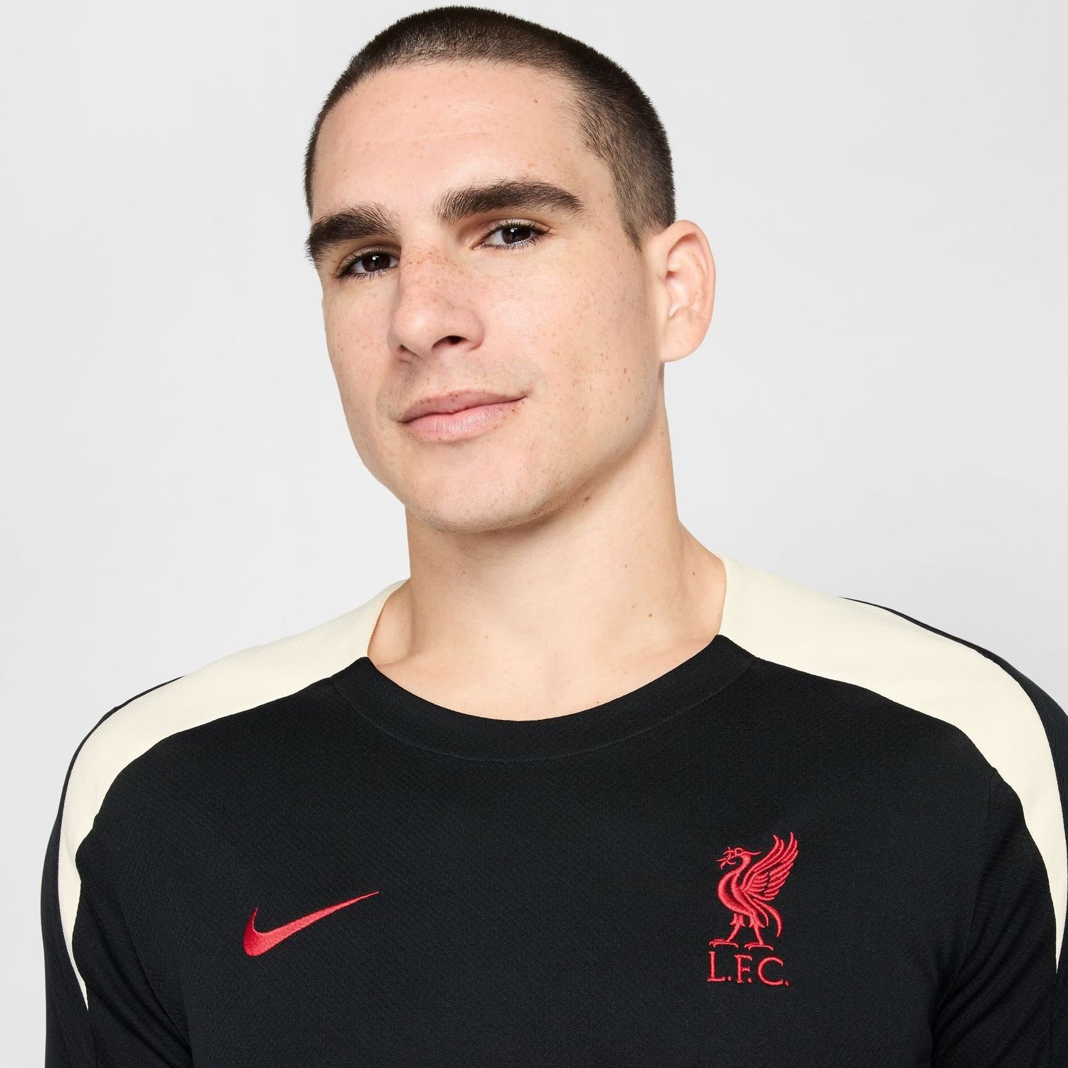 LIVERPOOL 24/25 STRIKE TRAINING JERSEY (BLACK)