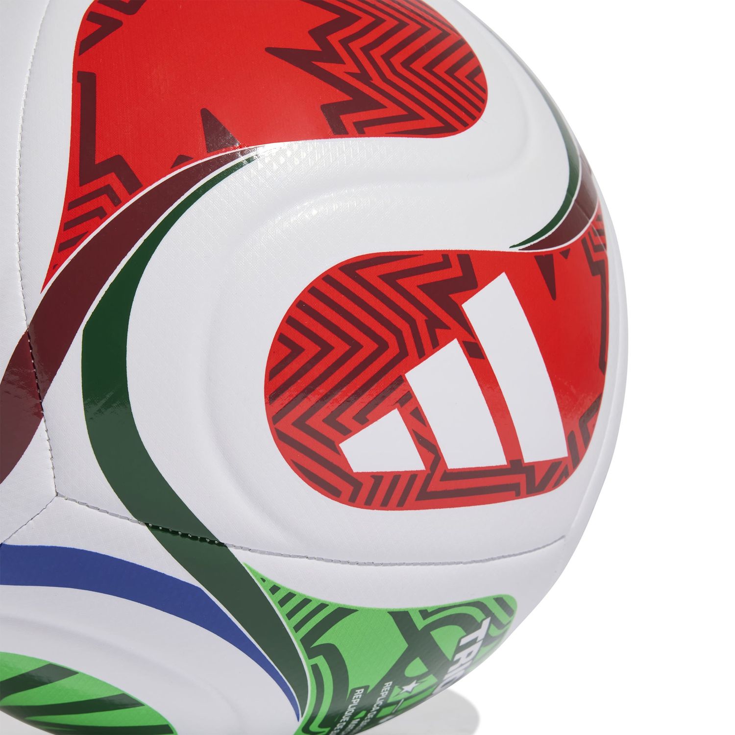WORLD CUP 2026 TRIONDA TRAINING BALL (RED/GREEN/BLUE)