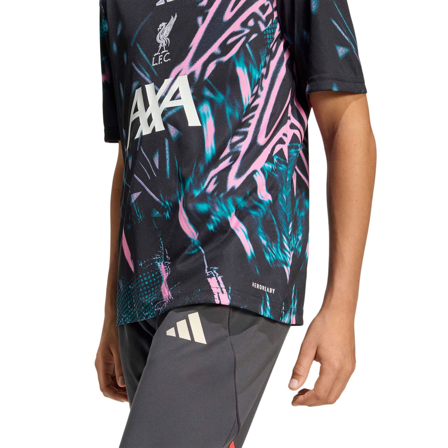 LIVERPOOL 25/26 PREMATCH JERSEY YOUTH (BLACK/PINK/GREEN)