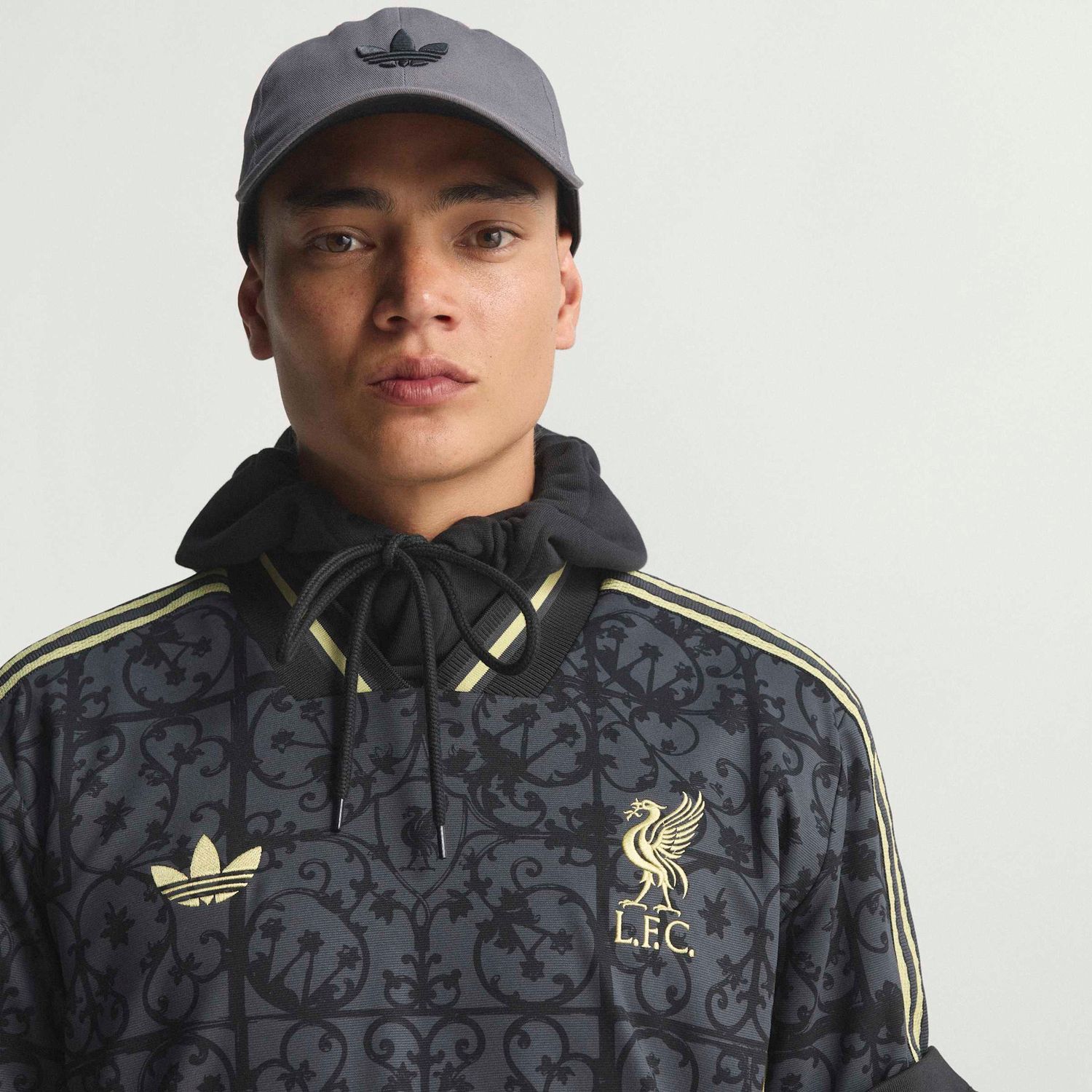 LIVERPOOL 25/26 LFSTLR JERSEY (BLACK/GOLD)