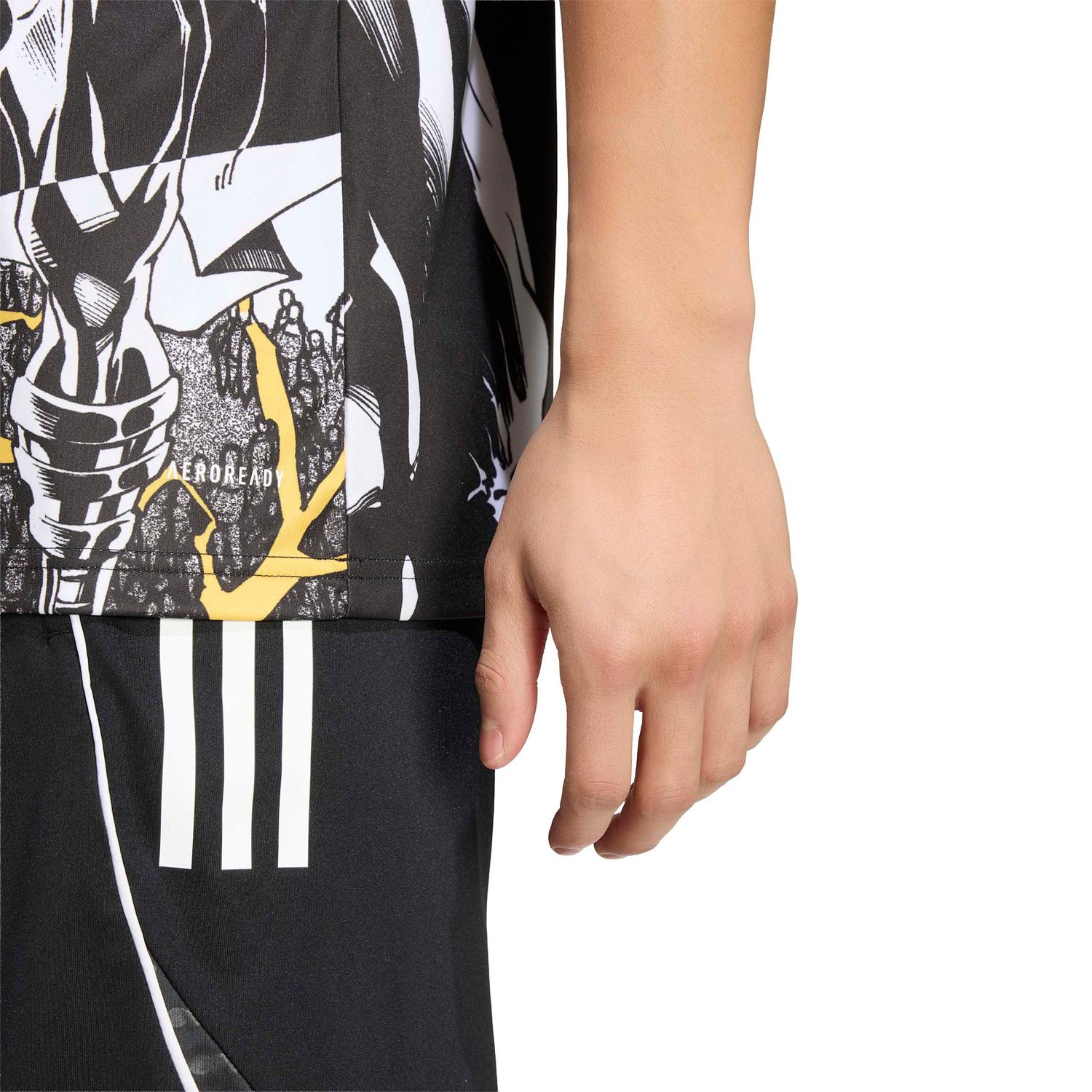 REAL MADRID 25/26 PRE-MATCH JERSEY MARVEL (BLACK/WHITE/GOLD)