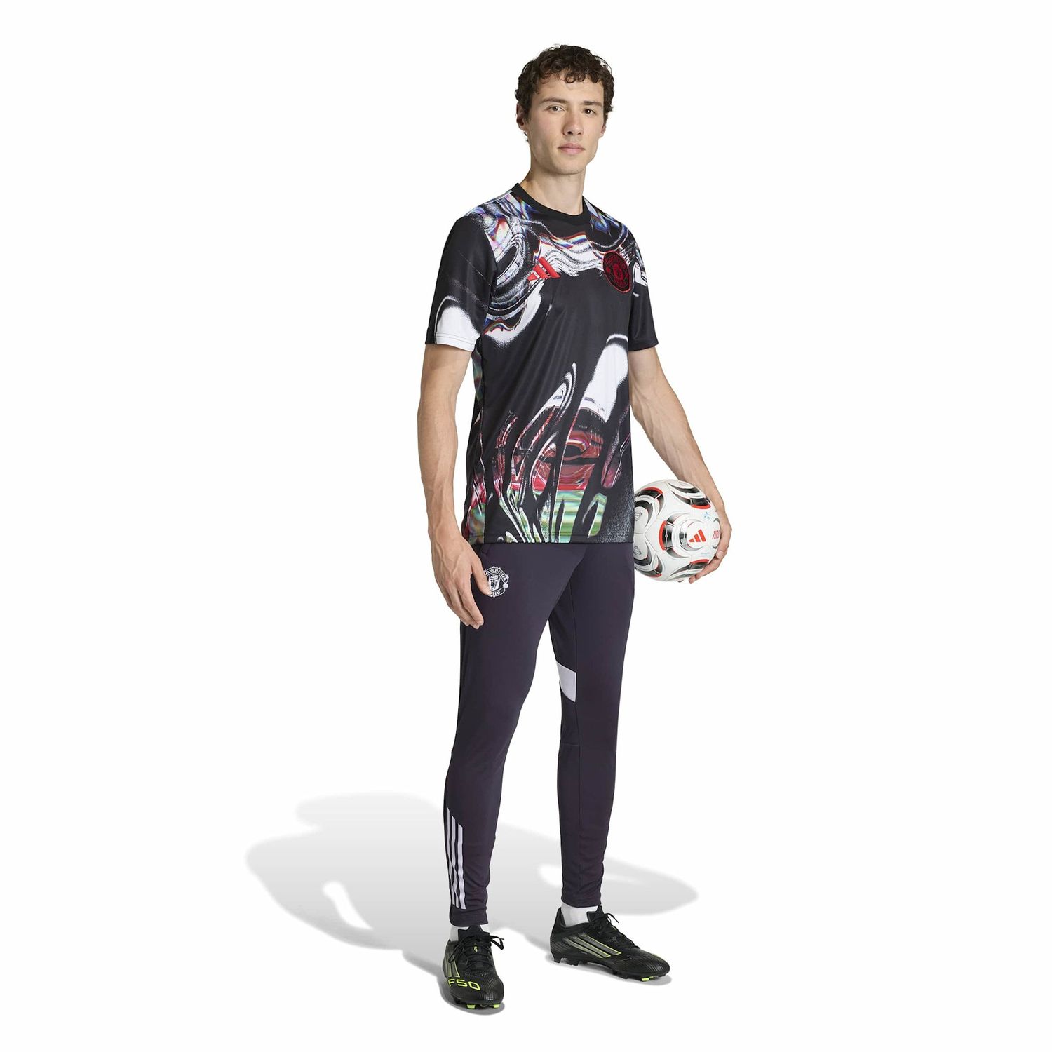 MANCHESTER UNITED 25/26 PREMATCH JERSEY (BLACK/WHITE)