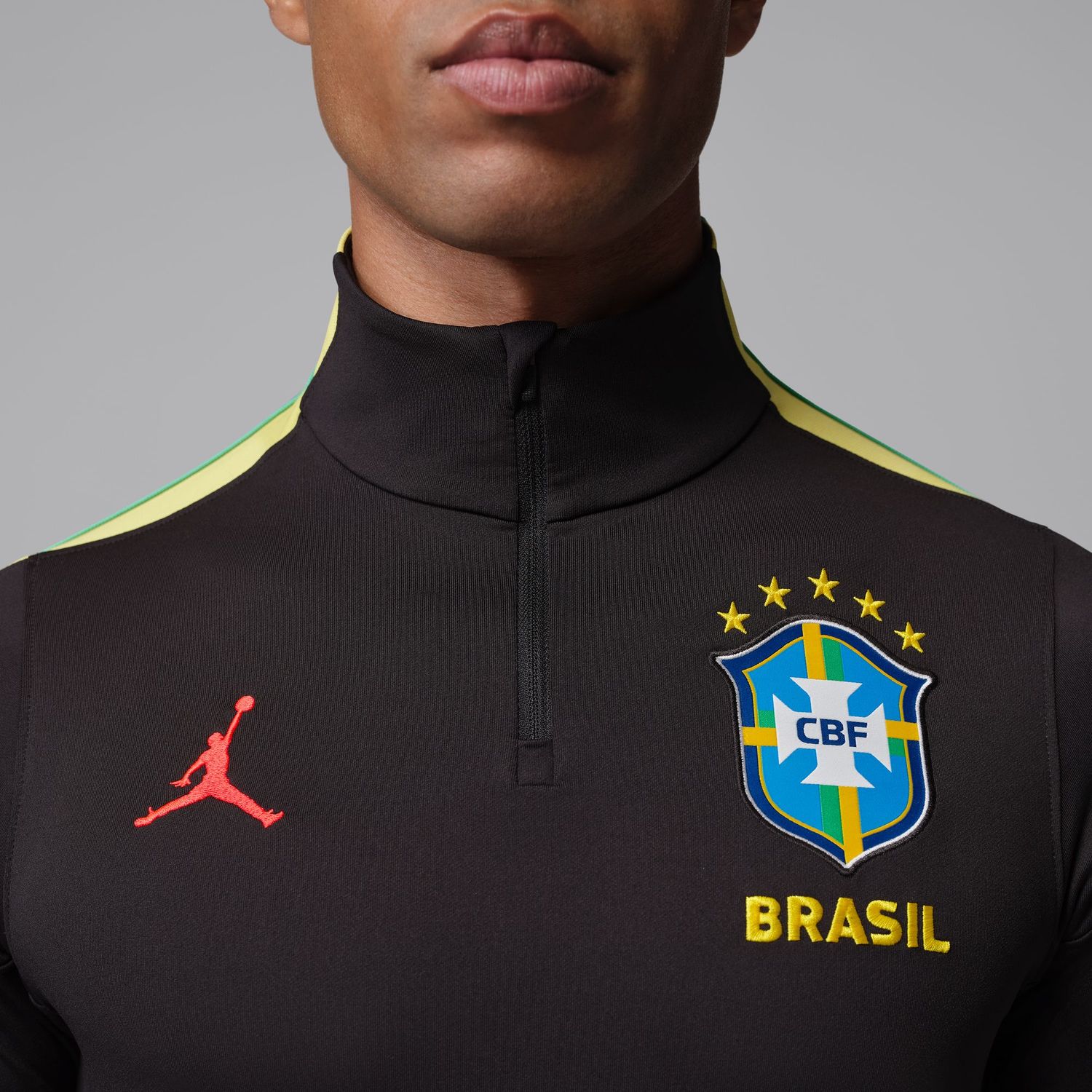 BRAZIL 2026 JORDAN STRIKE DRILL TOP (BLACK/YELLOW)