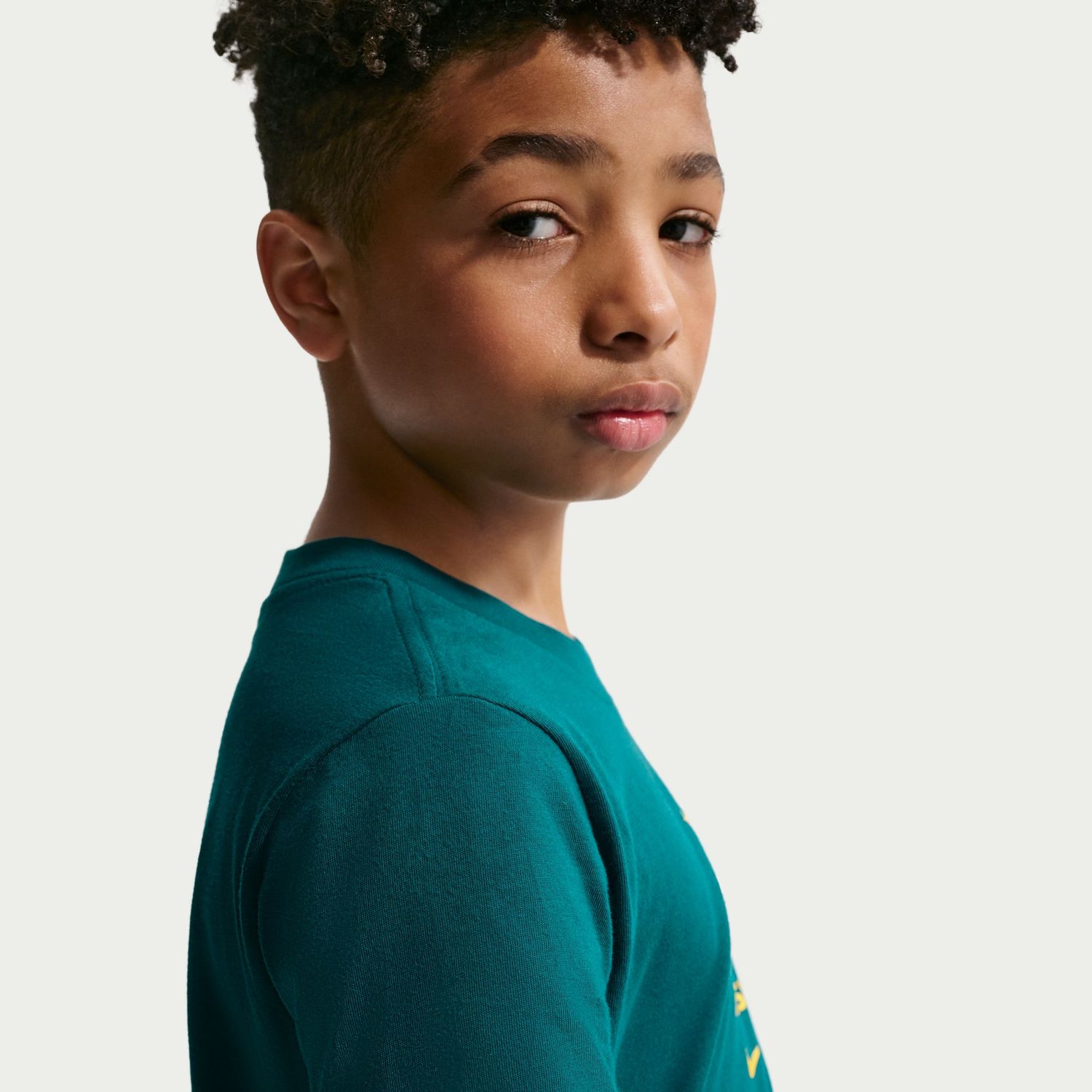 BRAZIL 2026 CREST TEE YOUTH (DARK GREEN)