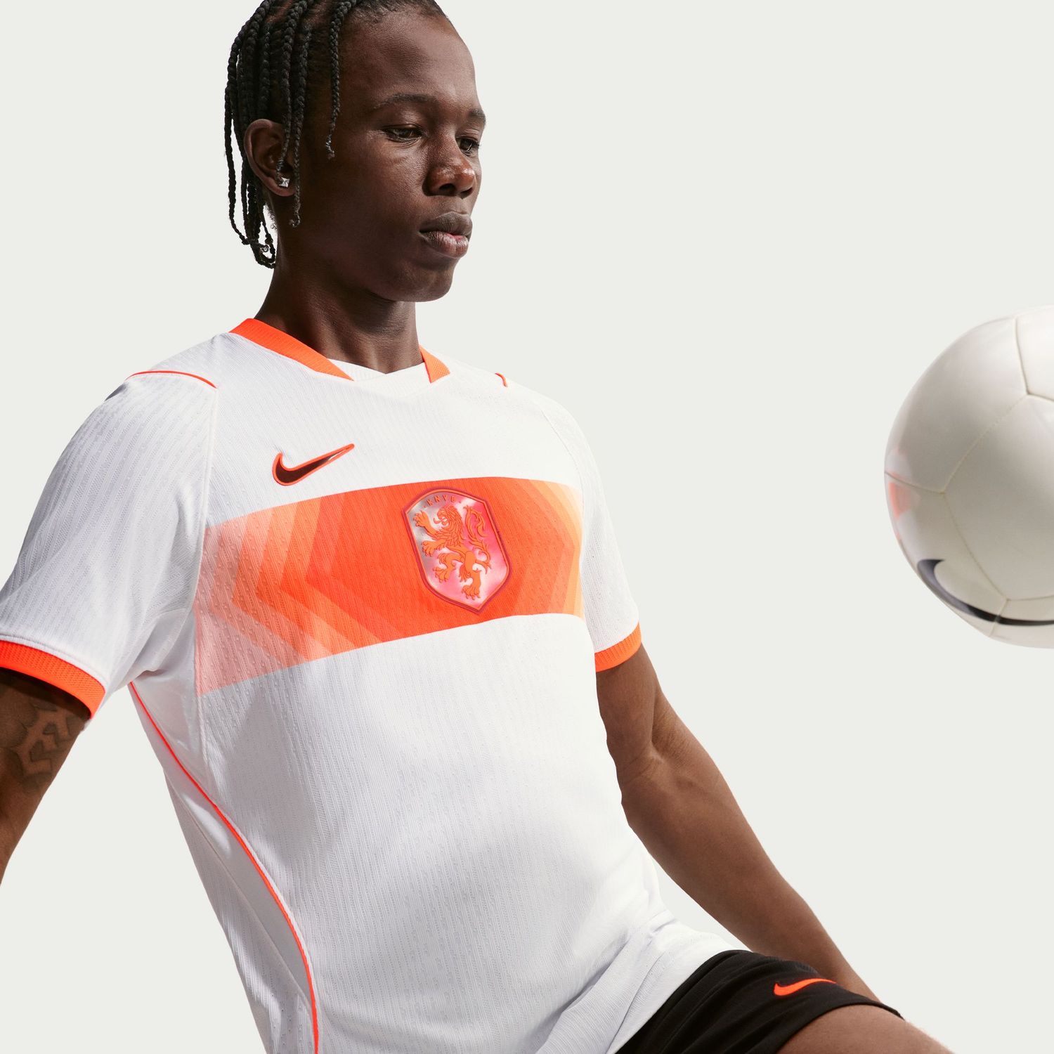 NETHERLANDS 2026 AUTHENTIC AWAY JERSEY (WHITE/ORANGE)
