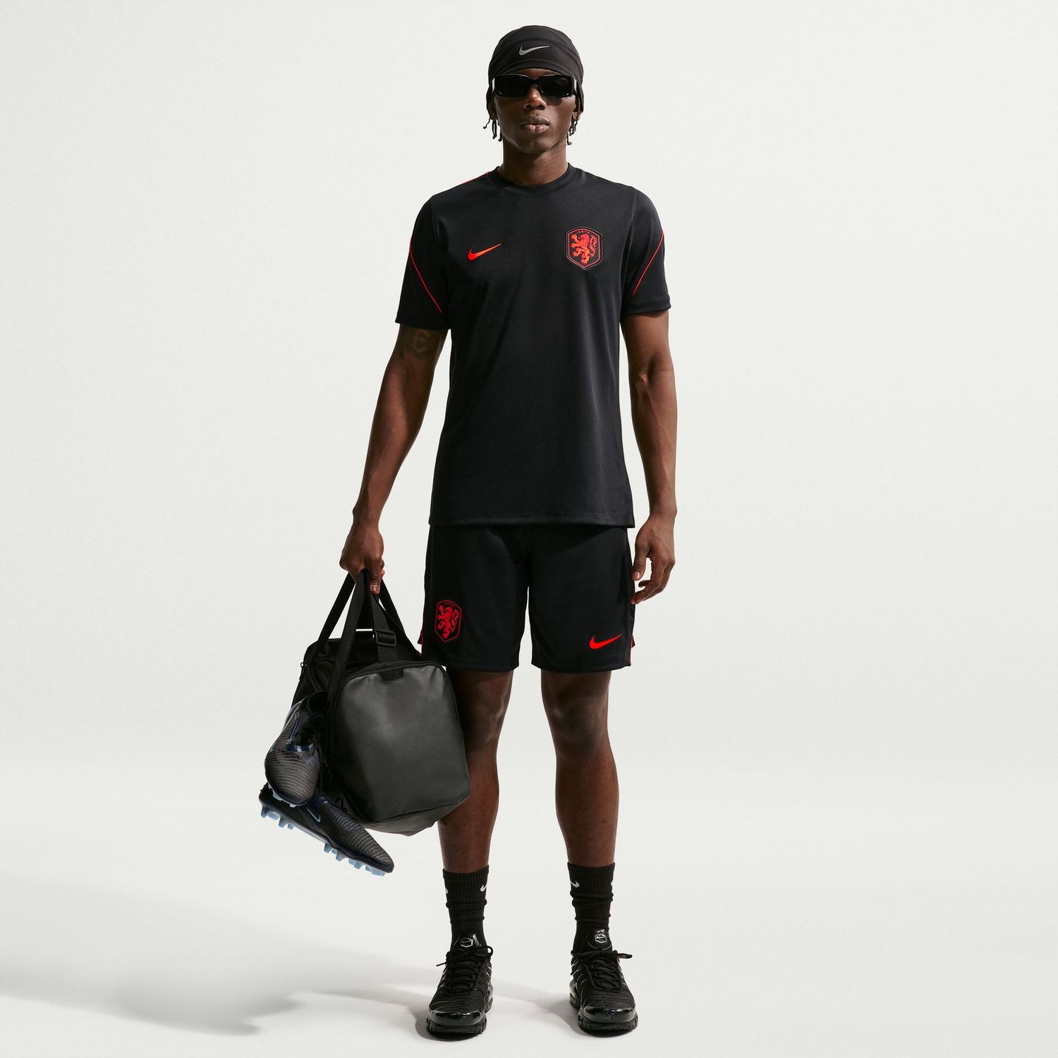 NETHERLANDS 2026 STRIKE TRAINING JERSEY (BLACK)