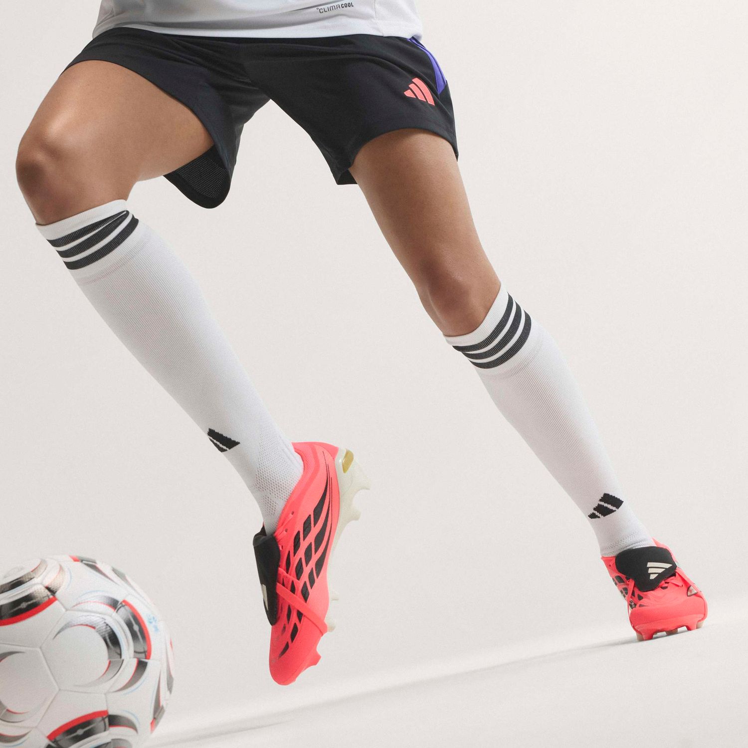 PREDATOR LEAGUE FT FG (SOLAR TURBO/CHROME/BLACK)