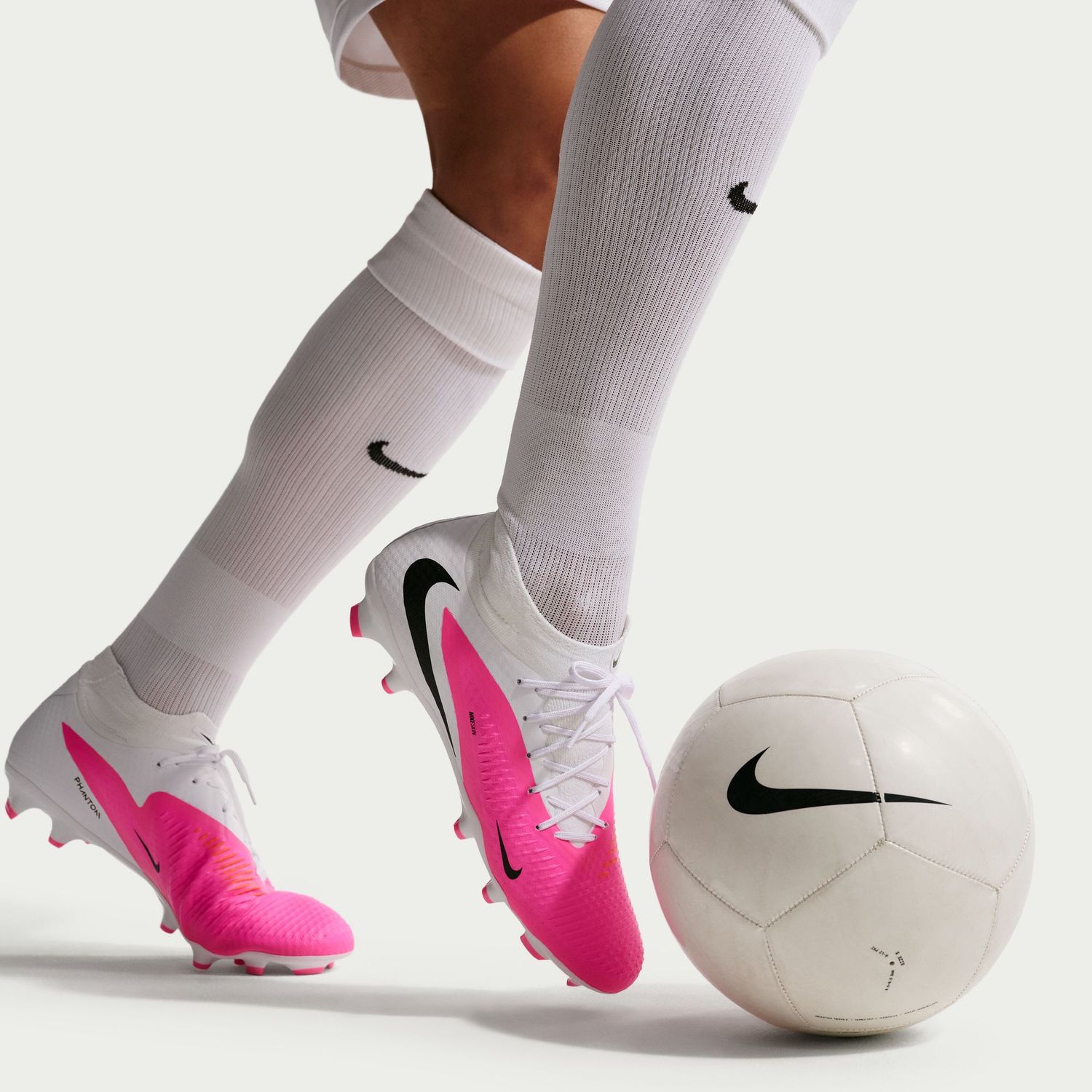 PHANTOM 6 HIGH ACADEMY FG (PINK/WHITE/BLACK)