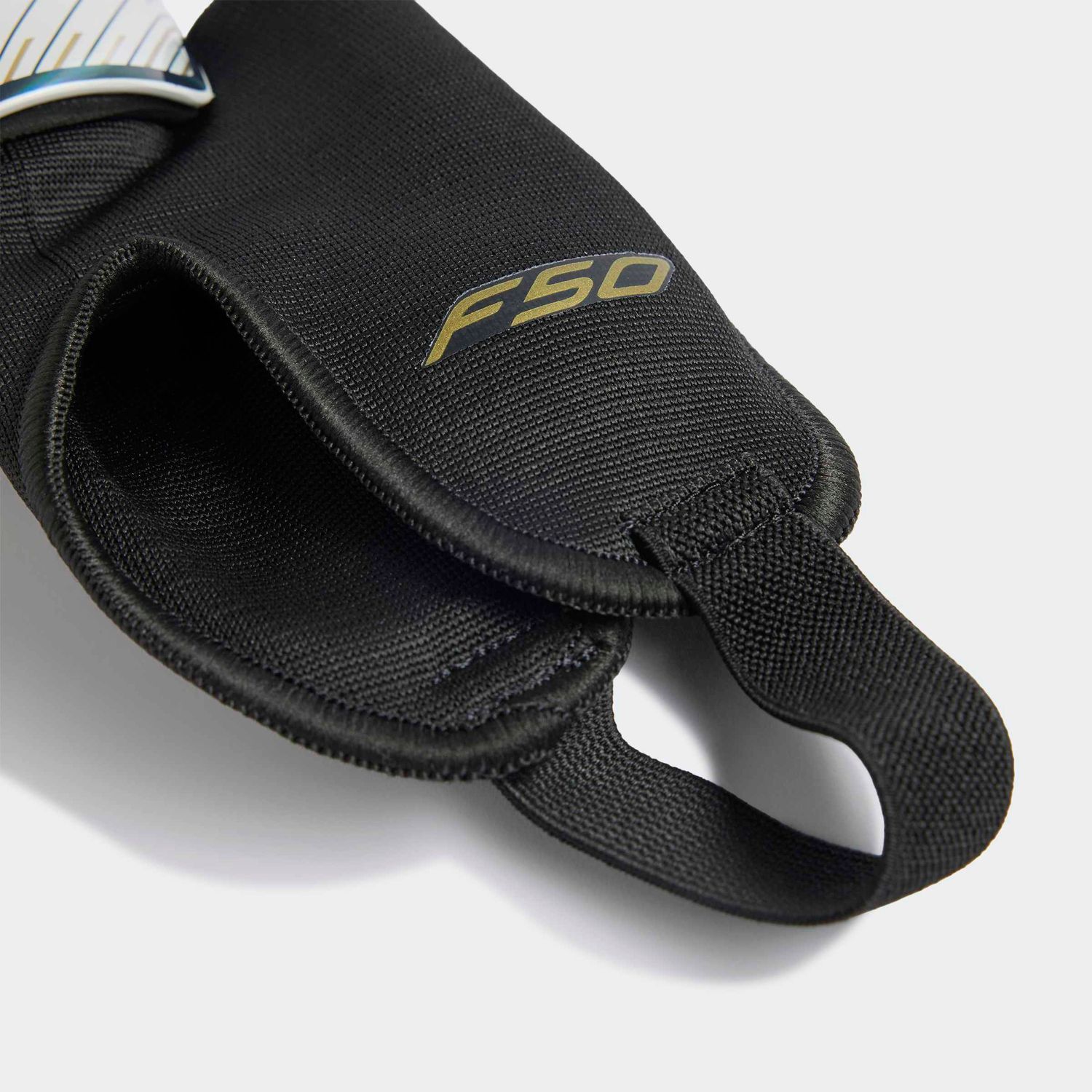 F50 MATCH SHIN GUARD (BLACK/WHITE)