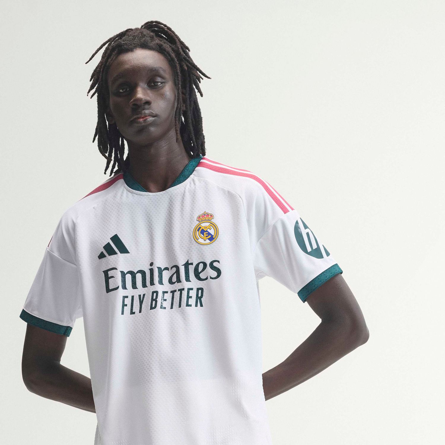 REAL MADRID 26/27 AUTHENTIC HOME JERSEY (WHITE/PINK)