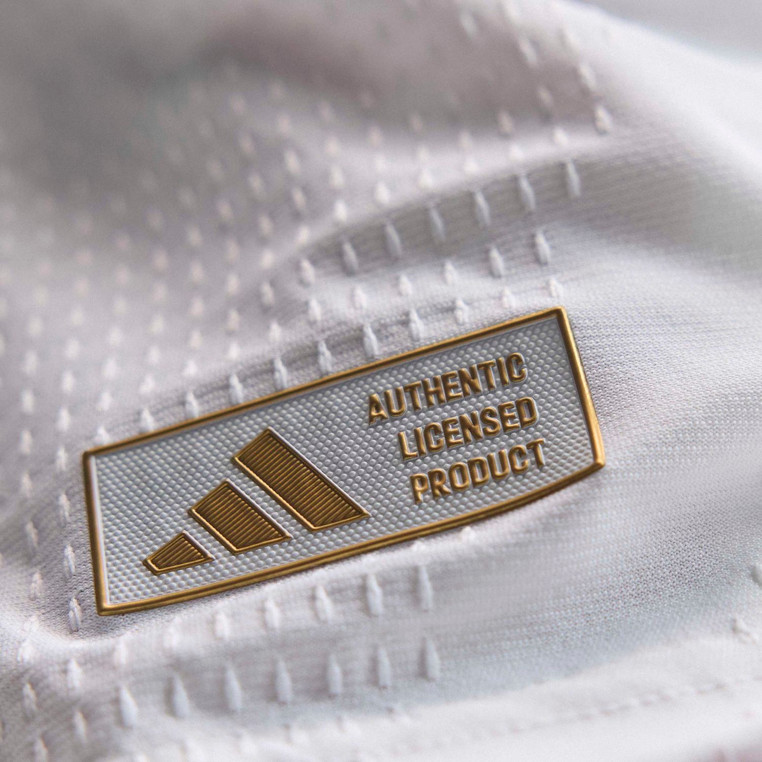 REAL MADRID 26/27 AUTHENTIC HOME JERSEY (WHITE/PINK)
