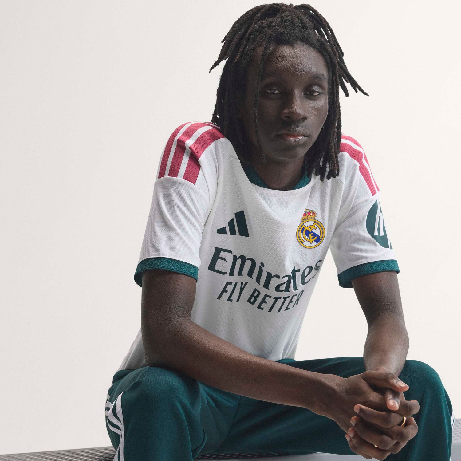 REAL MADRID 26/27 AUTHENTIC HOME JERSEY (WHITE/PINK)