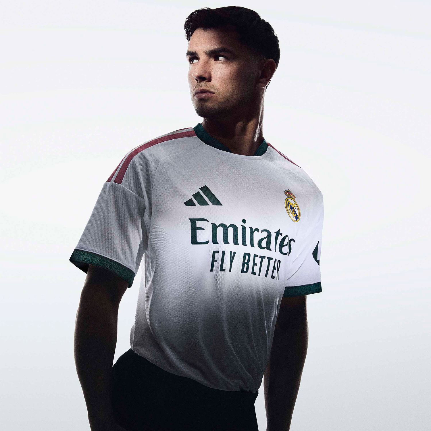 REAL MADRID 26/27 AUTHENTIC HOME JERSEY (WHITE/PINK)