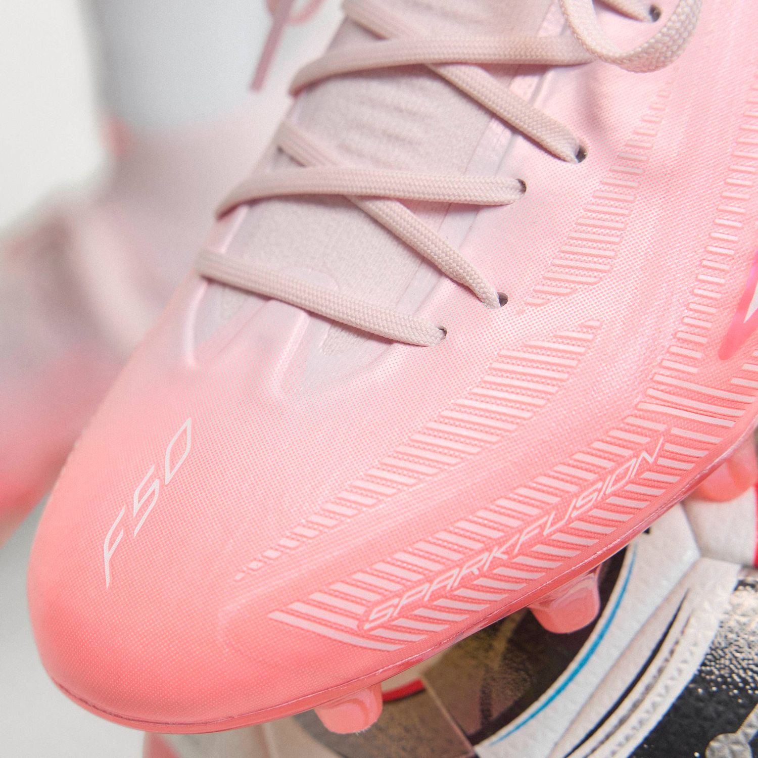 F50 SPARKFUSION ELITE FG/AG (SOLAR TURBO/WHITE)