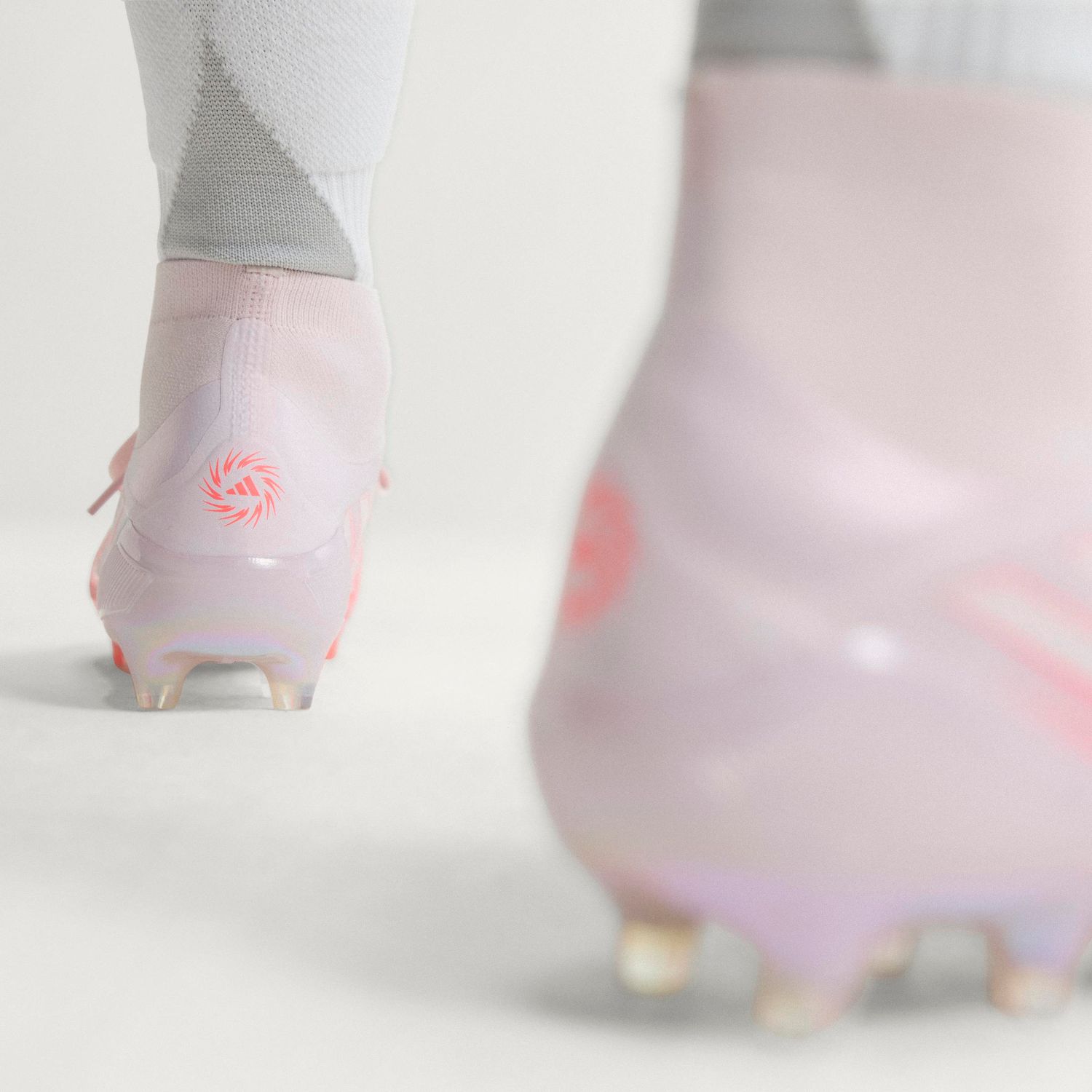 F50 SPARKFUSION ELITE FG/AG (SOLAR TURBO/WHITE)