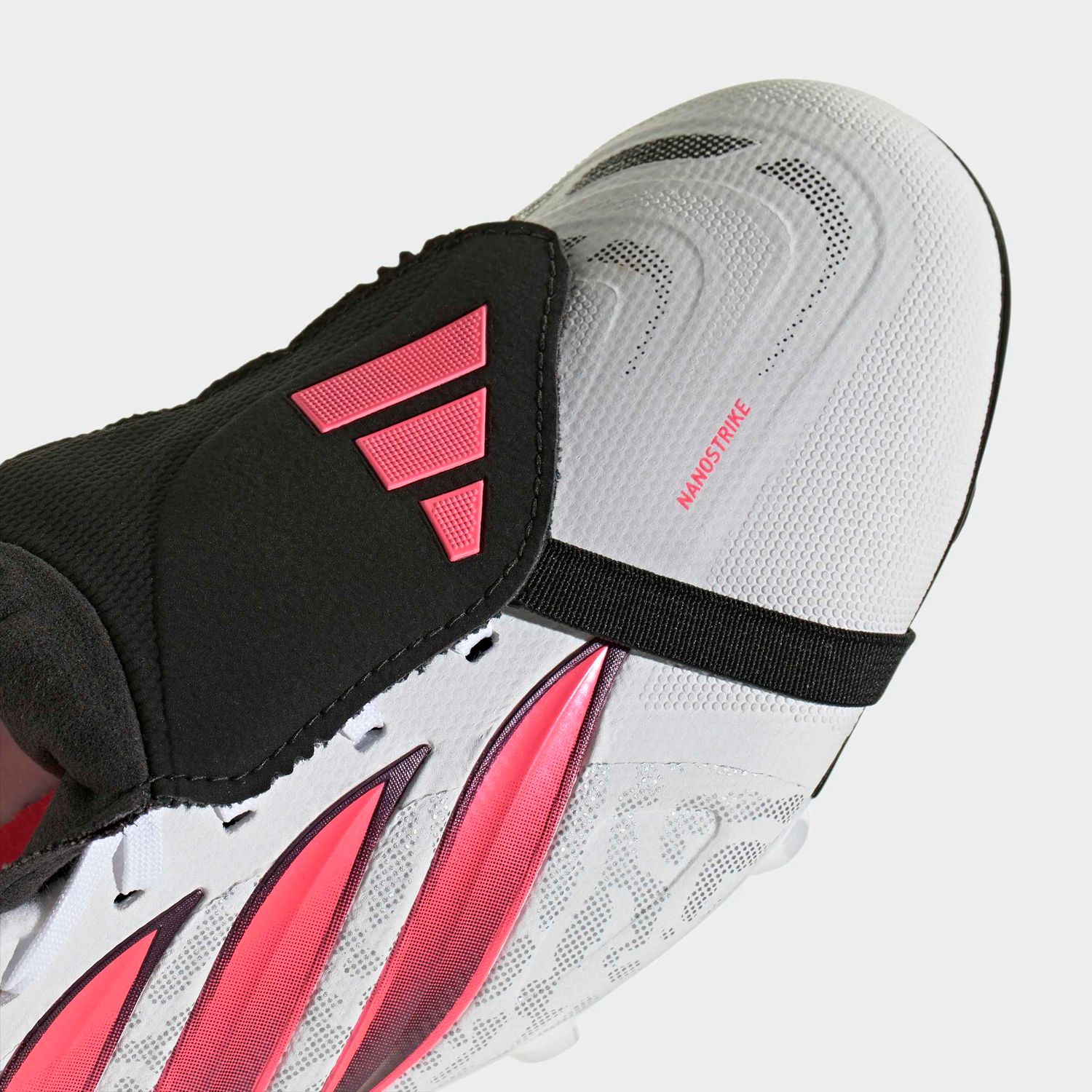 PREDATOR LEAGUE FT FG (WHITE/SOLAR TURBO/BLACK)