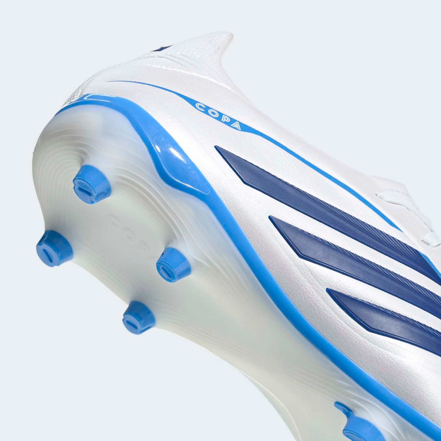 COPA PURE IV LEAGUE FG (WHITE/DARK BLUE)
