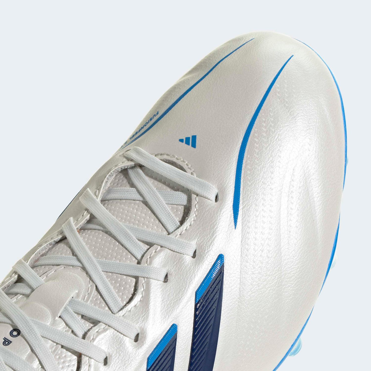 COPA PURE IV PRO FG (WHITE/DARK BLUE)