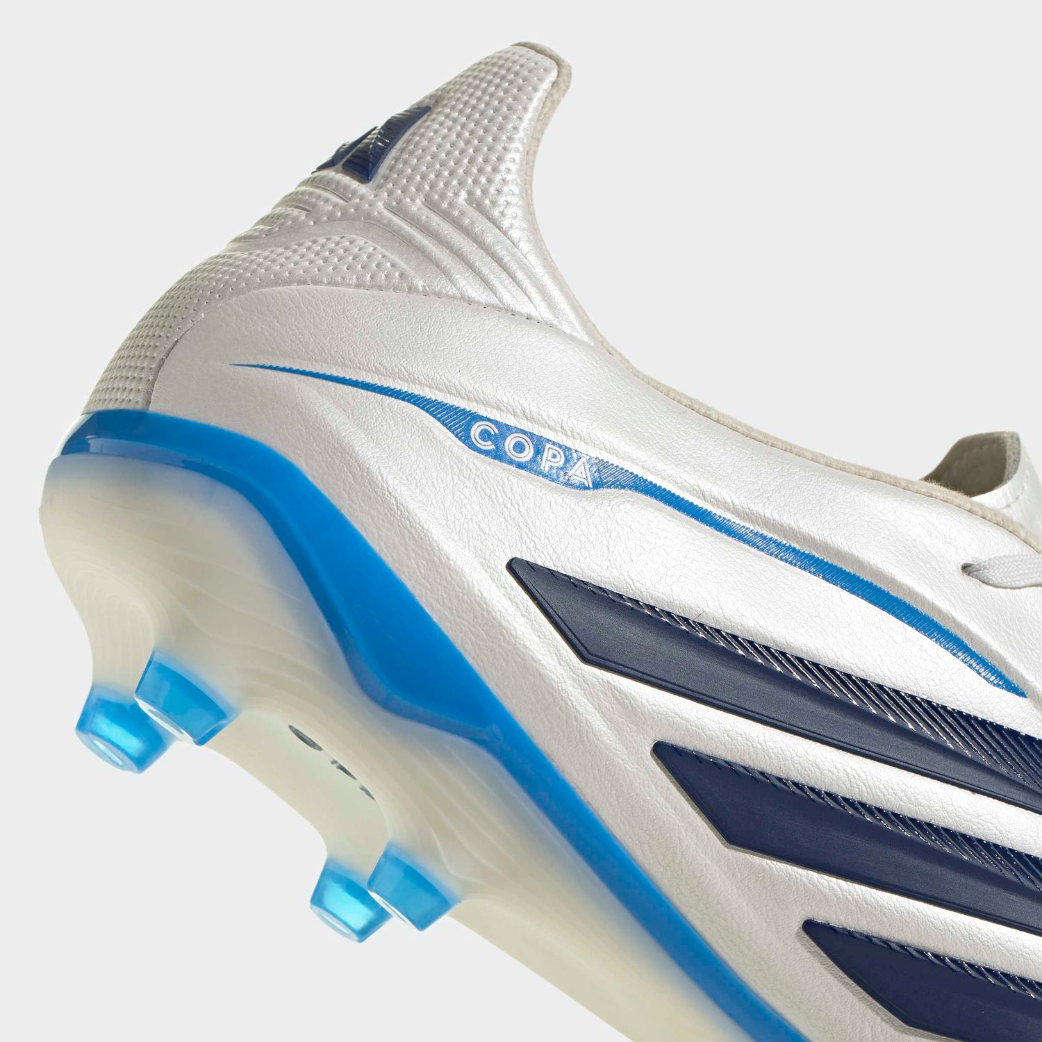 COPA PURE IV PRO FG (WHITE/DARK BLUE)