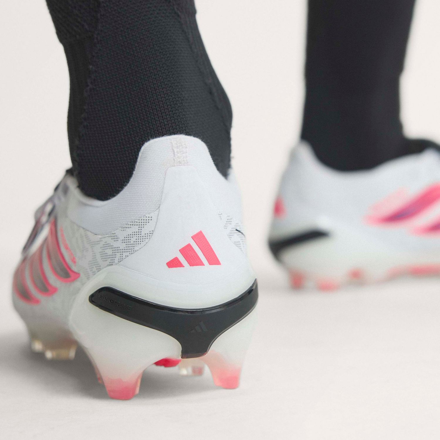 PREDATOR PRO FT FG (WHITE/SOLAR TURBO/BLACK)