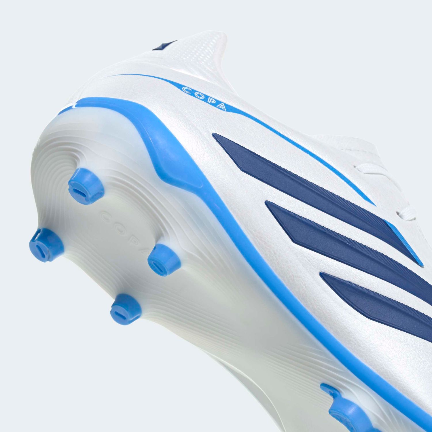 COPA PURE IV LEAGUE FG JR (WHITE/DARK BLUE)