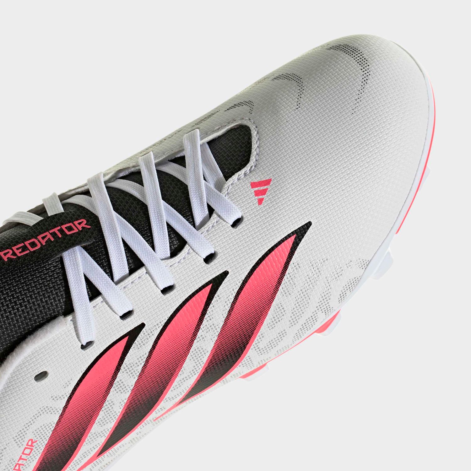 PREDATOR CLUB FG/MG JR (WHITE/SOLAR TURBO/BLACK)