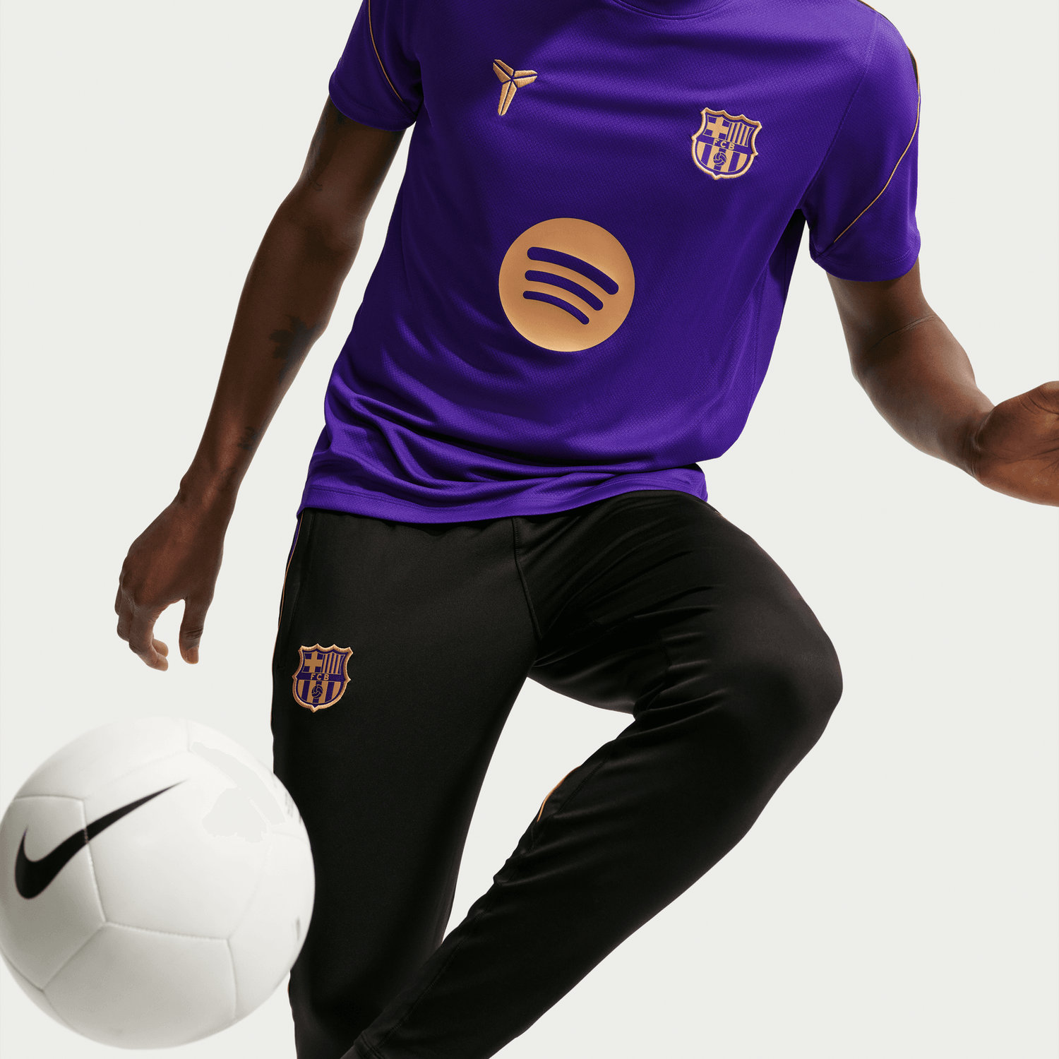  FC BARCELONA 26/27 STRIKE AWAY JERSEY (PURPLE/GOLD)