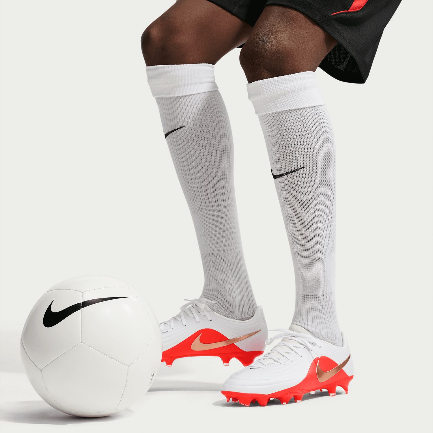 TIEMPO MAESTRO ACADEMY FG/MG (WHITE/RED)