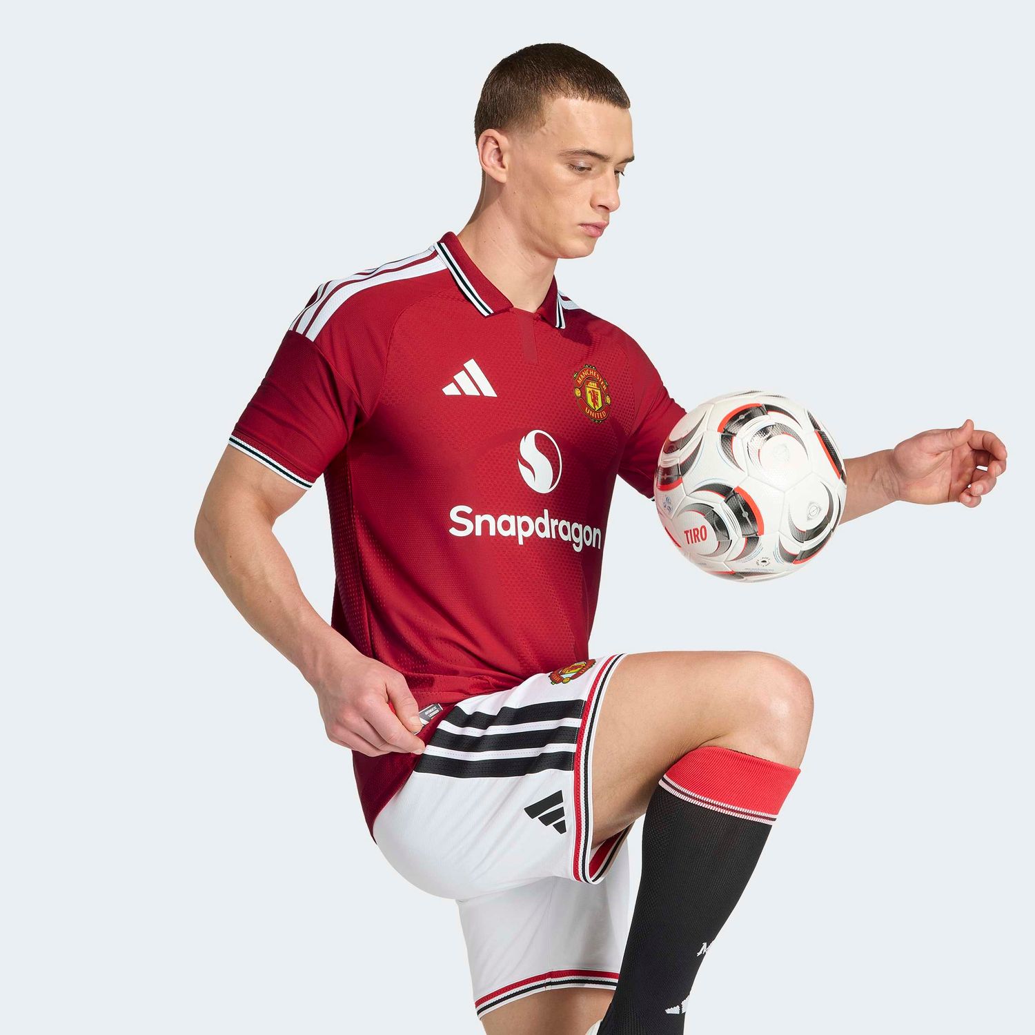 MANCHESTER UNITED 26/27 AUTHENTIC HOME JERSEY (RED)