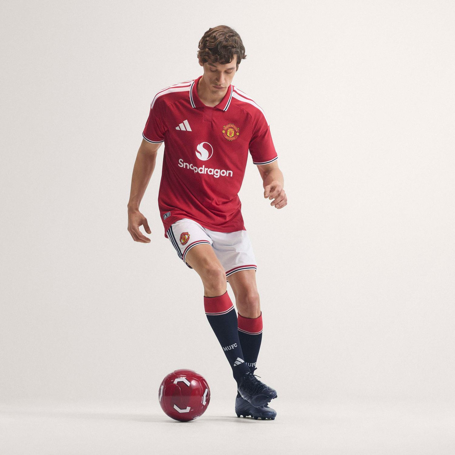 MANCHESTER UNITED 26/27 AUTHENTIC HOME JERSEY (RED)