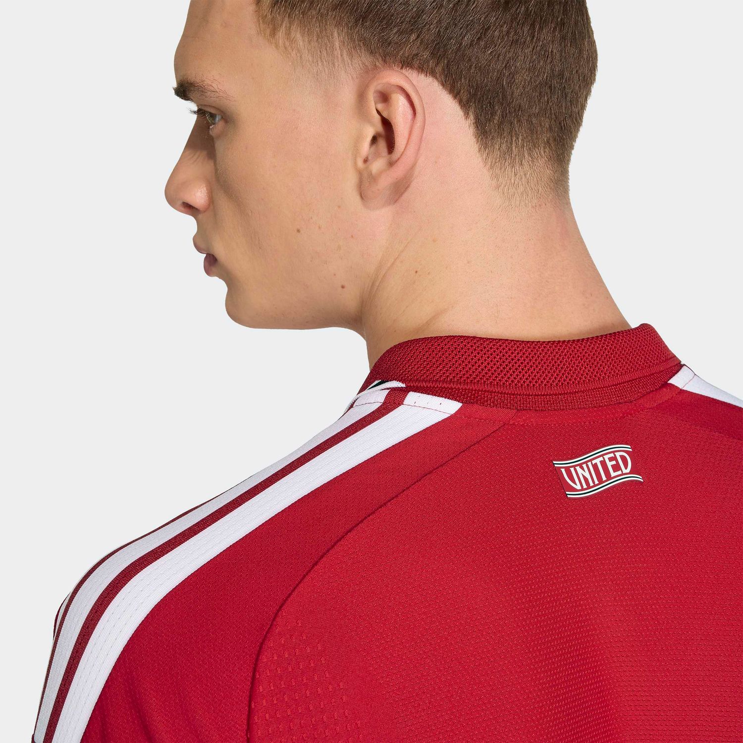 MANCHESTER UNITED 26/27 AUTHENTIC HOME JERSEY (RED)